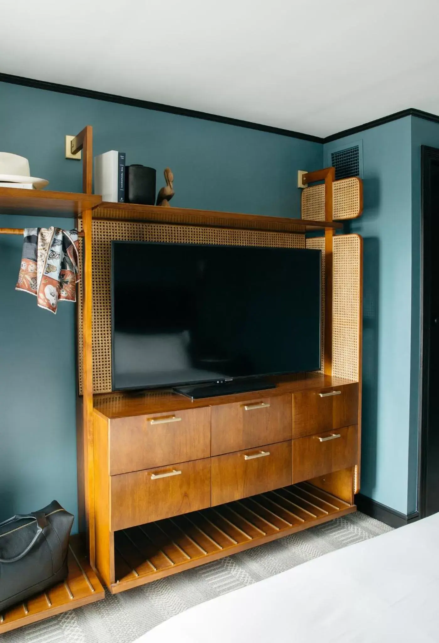 Bedroom, TV/Entertainment Center in Hotel Emeline