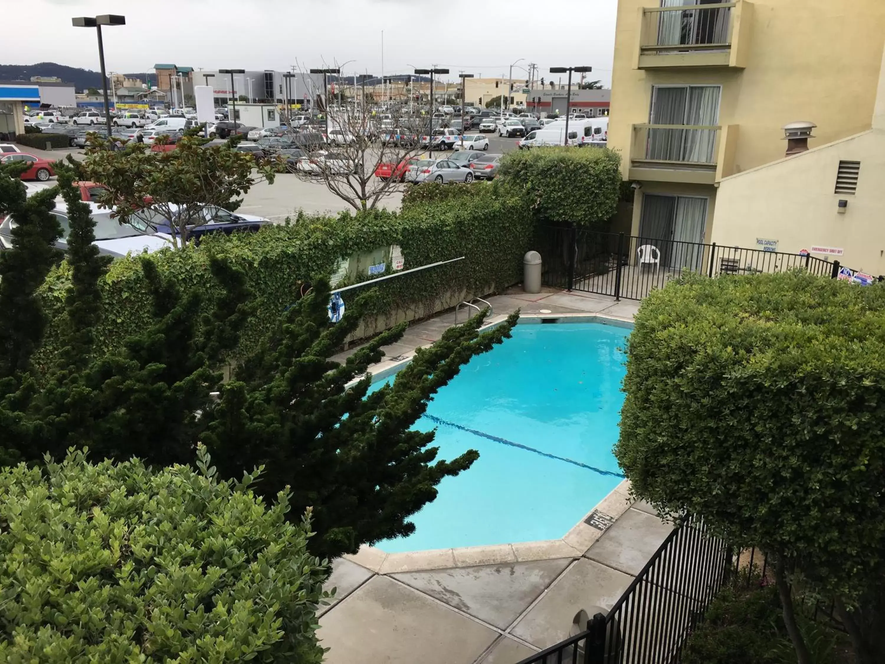 Swimming pool in Sand Dollar Inn Swimming pool in Sand Dollar Inn