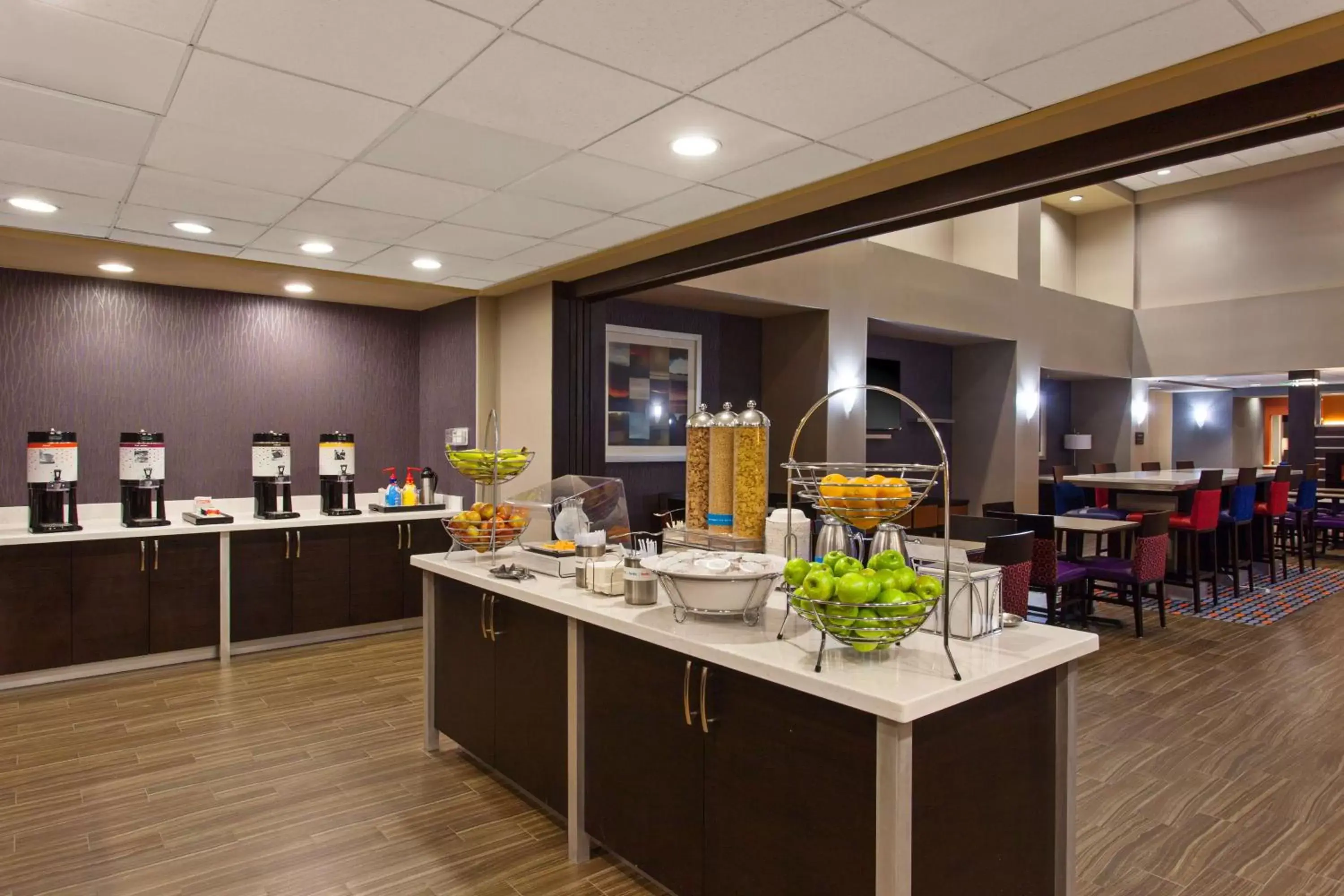 Dining area, Restaurant/Places to Eat in Hampton Inn and Suites Merced