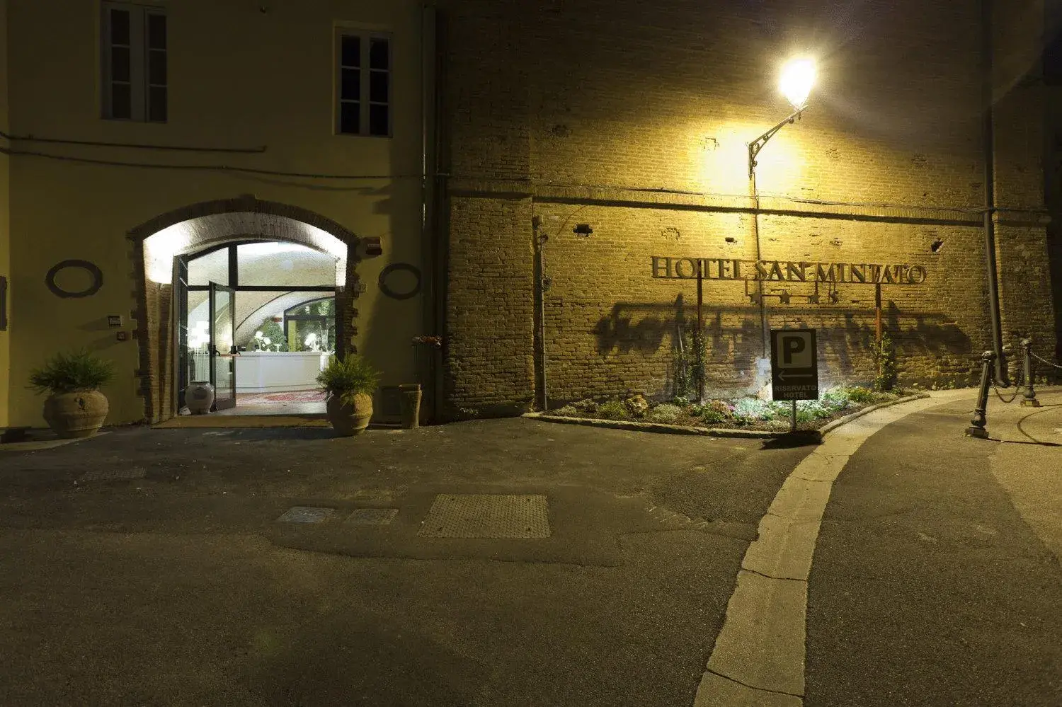 Facade/entrance in Hotel San Miniato