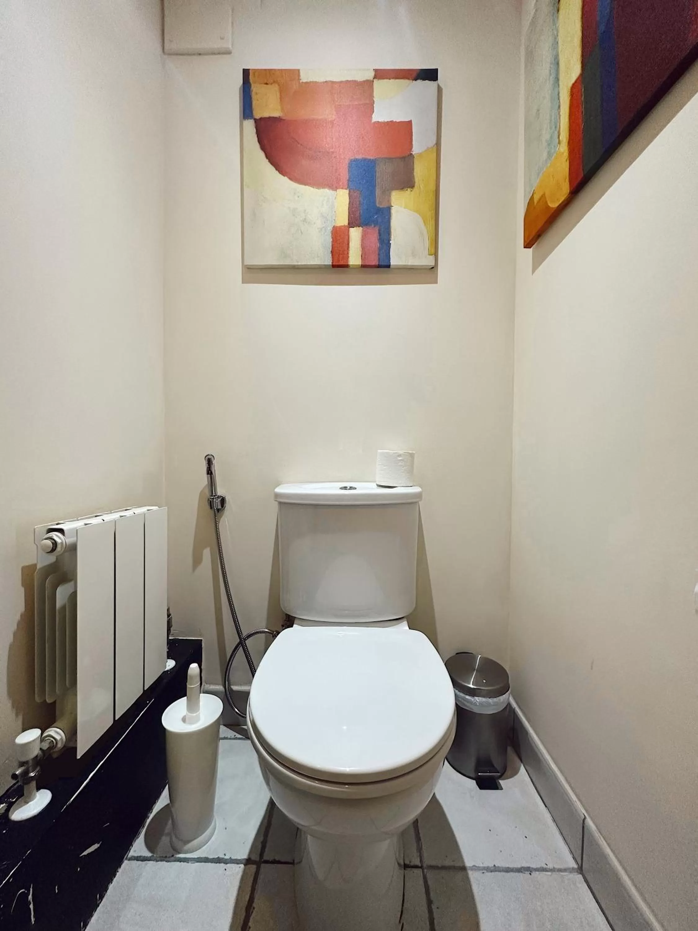Toilet in Canary Wharf - Luxury Apartments