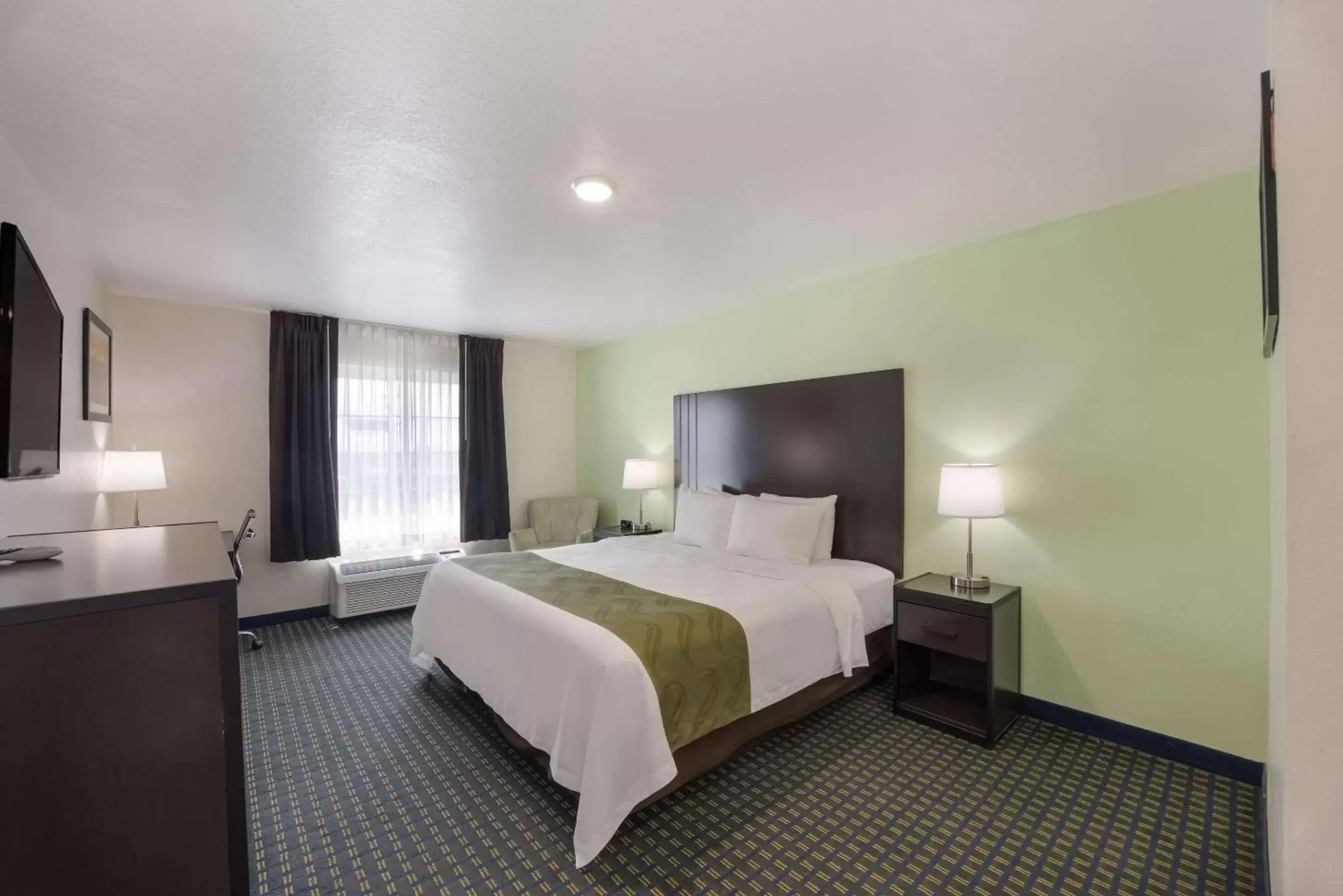 Bedroom, Bed in Quality Inn & Suites Clayton, NM Bedroom, Bed in Quality Inn & Suites Clayton, NM