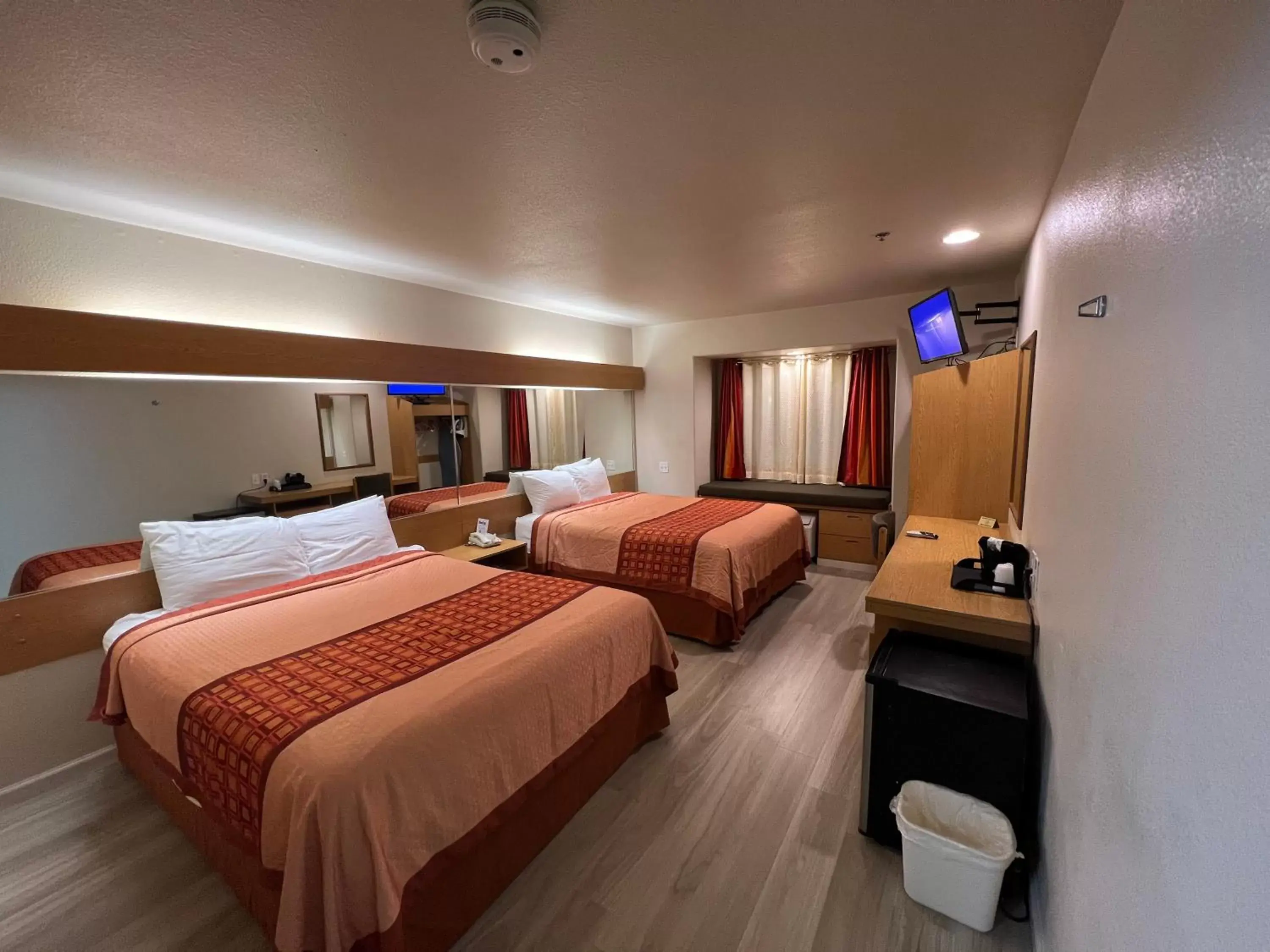 Bed in Americas Best Value Inn and Suites Ada
