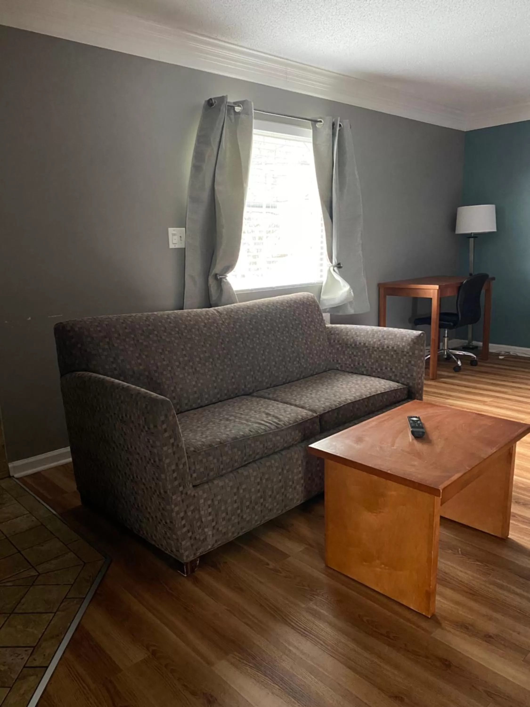 Econo Lodge at the Falls North