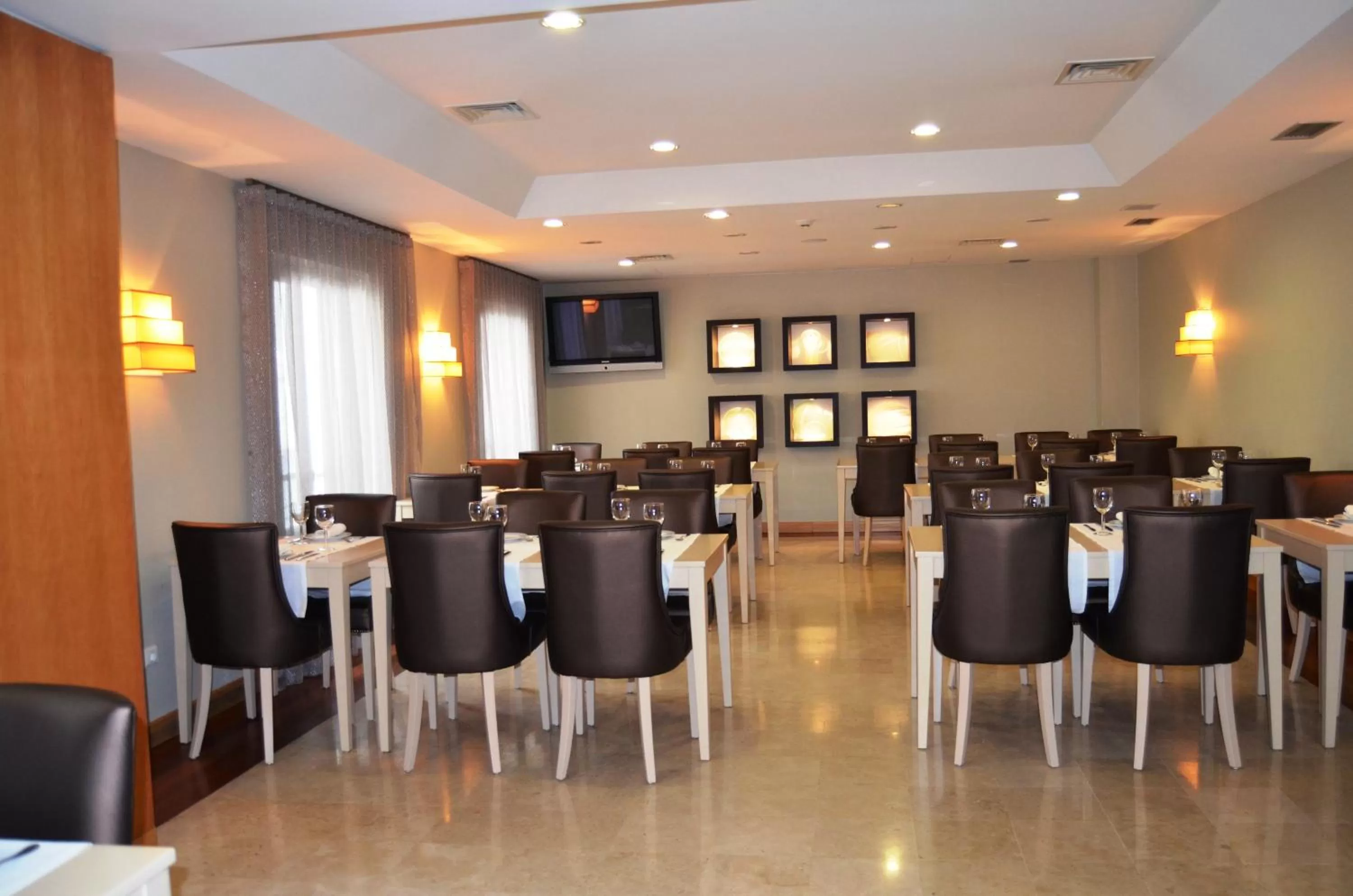 Restaurant/places to eat in Hotel Torres Novas
