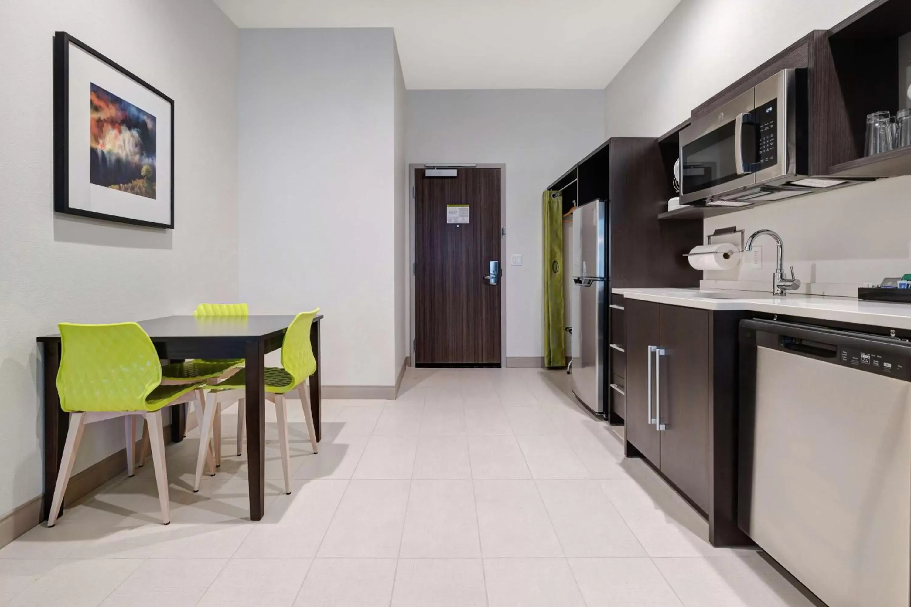 Kitchen or kitchenette, Kitchen/Kitchenette in Home2 Suites By Hilton Redding