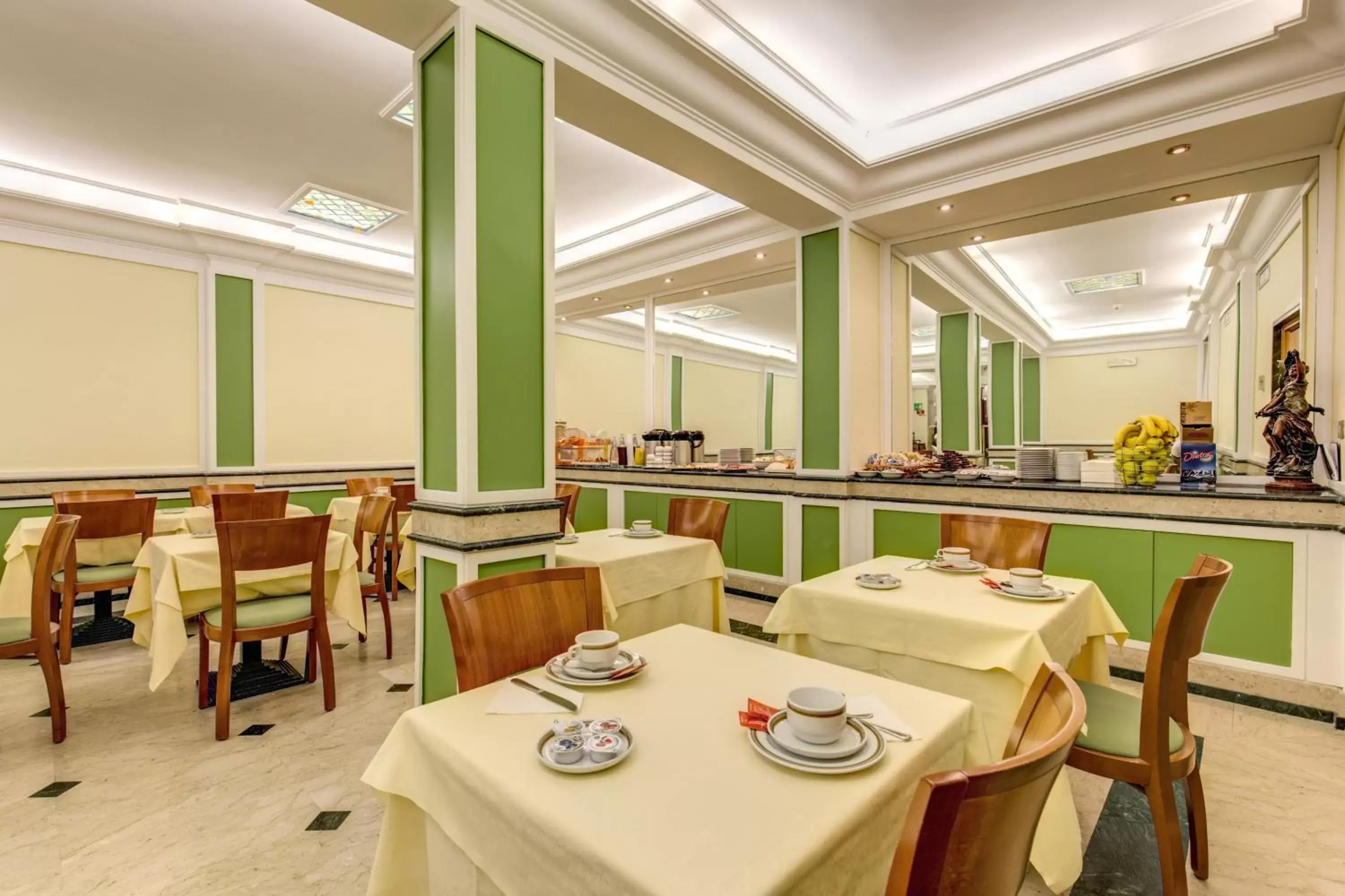 Breakfast, Restaurant/Places to Eat in Hotel Igea