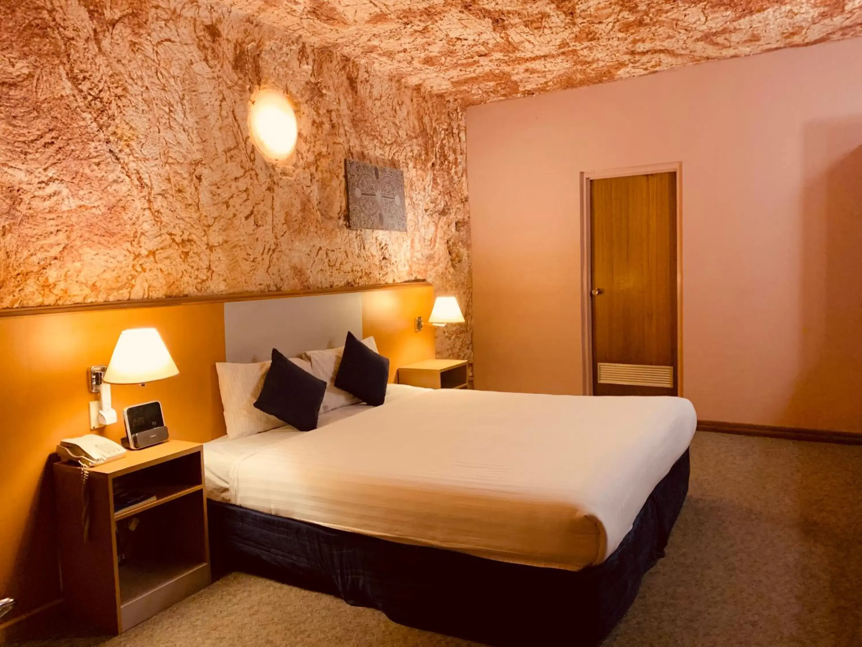 Bedroom, Bed in Desert Cave Hotel