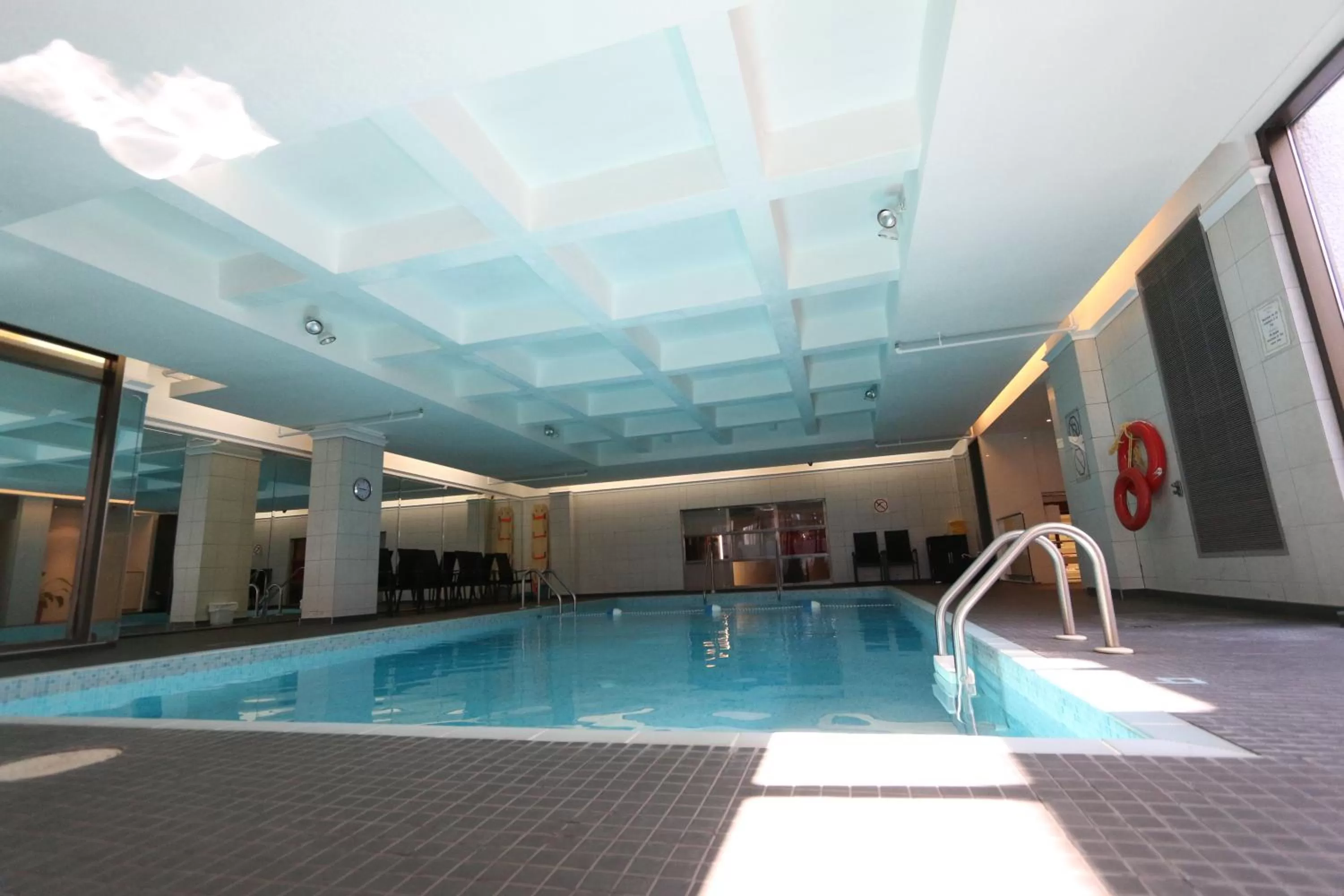 Swimming pool in Hotel Classique