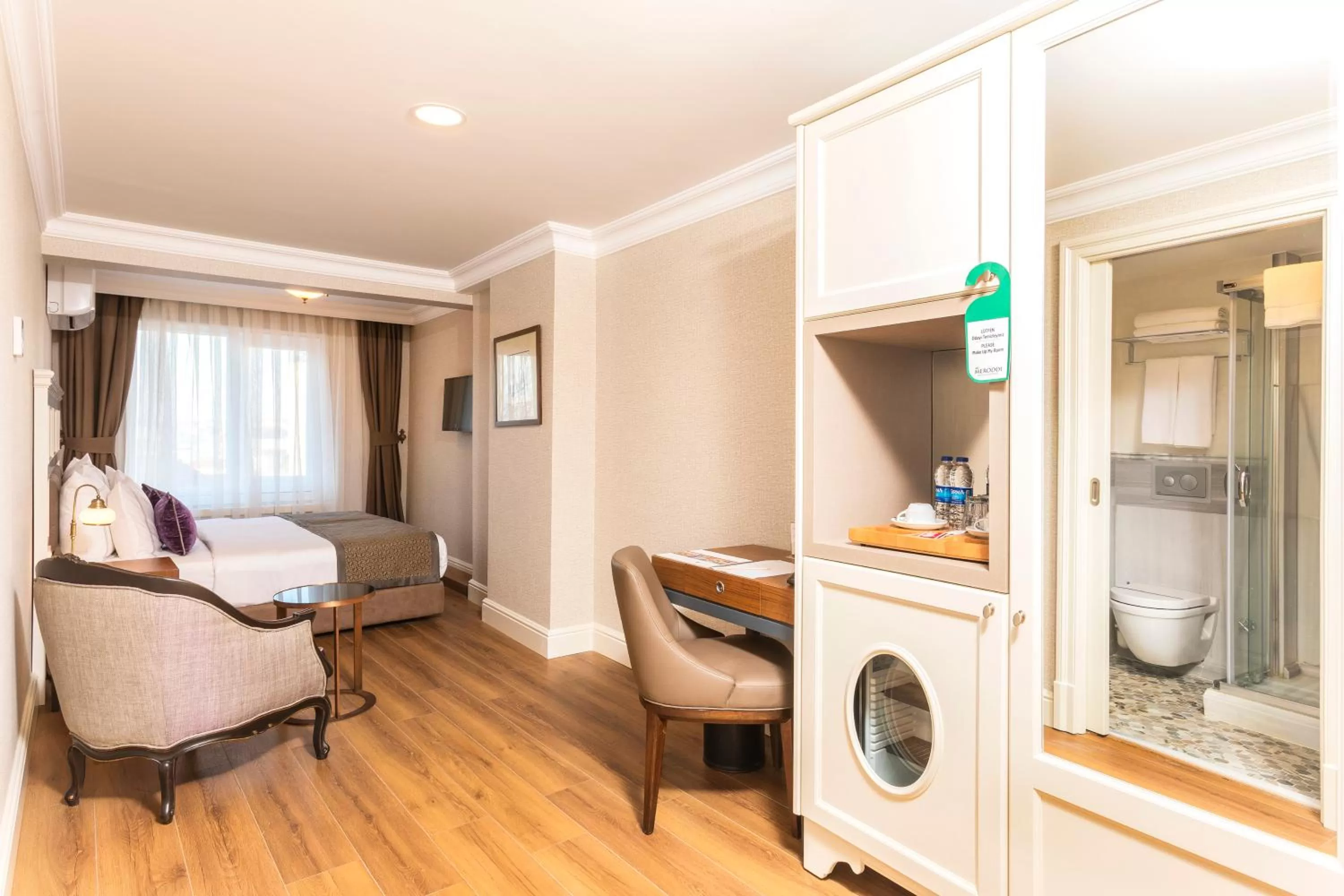 Photo of the whole room in Meroddi La Porta