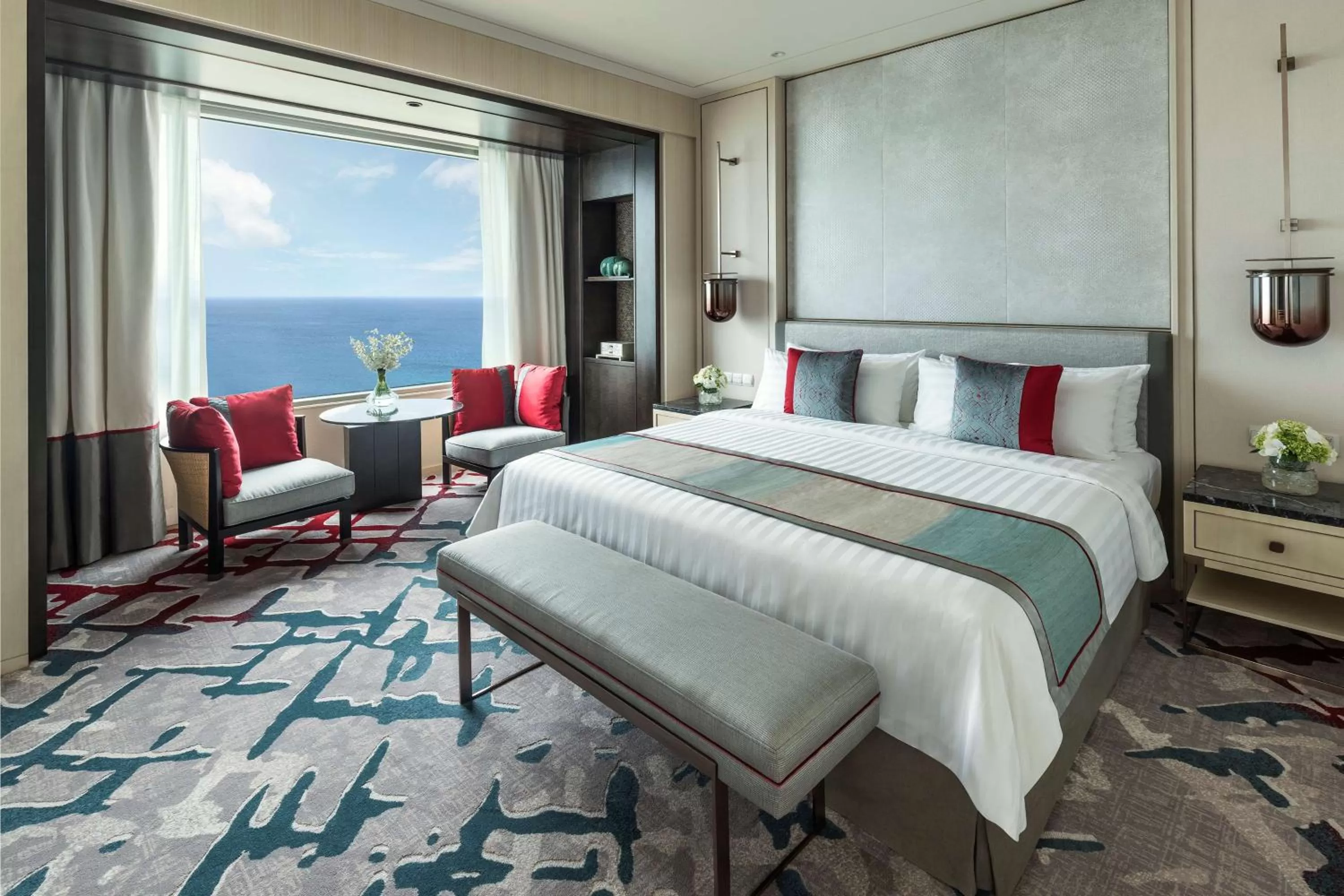 Photo of the whole room, Bed in Shangri-La Colombo