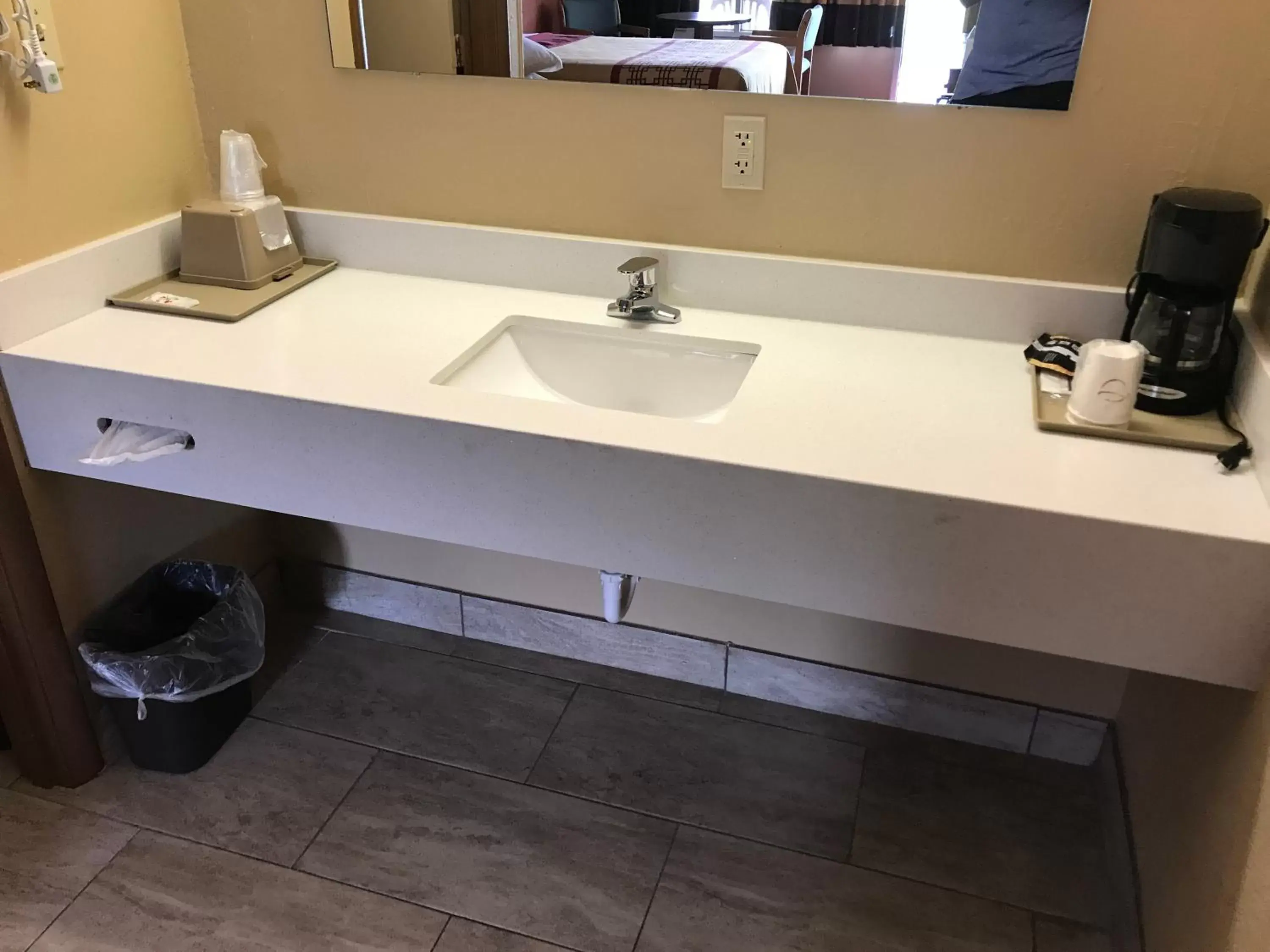 Bathroom in Conner Hill Motor Lodge Bathroom in Conner Hill Motor Lodge