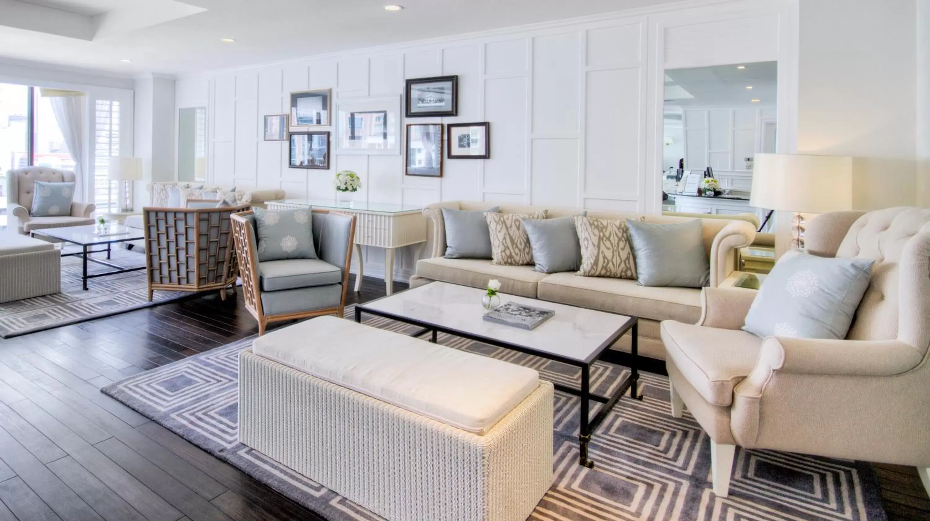 Lounge or bar in Cape House Hotel, Bangkok Lounge or bar in Cape House Hotel, Bangkok