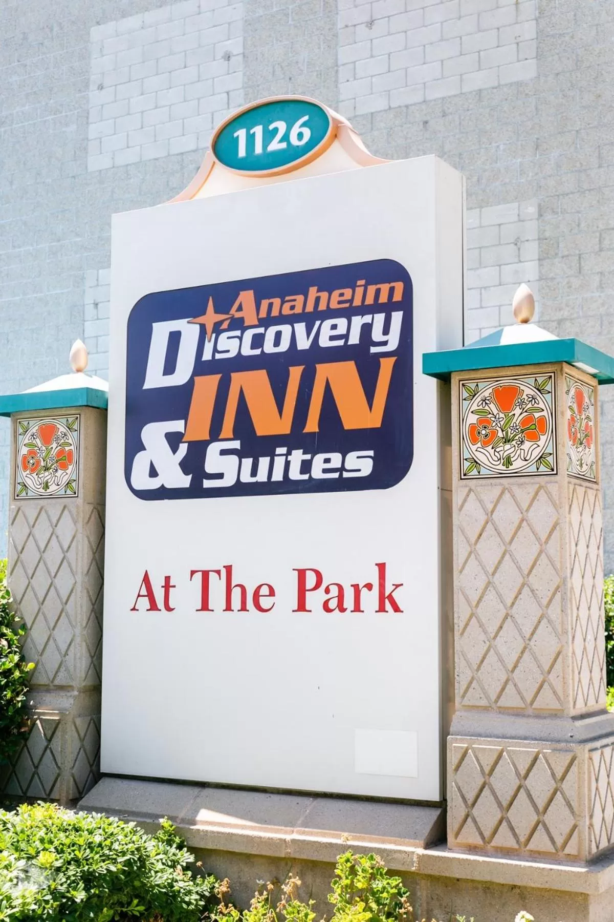 Property logo or sign in Anaheim Discovery Inn and Suites
