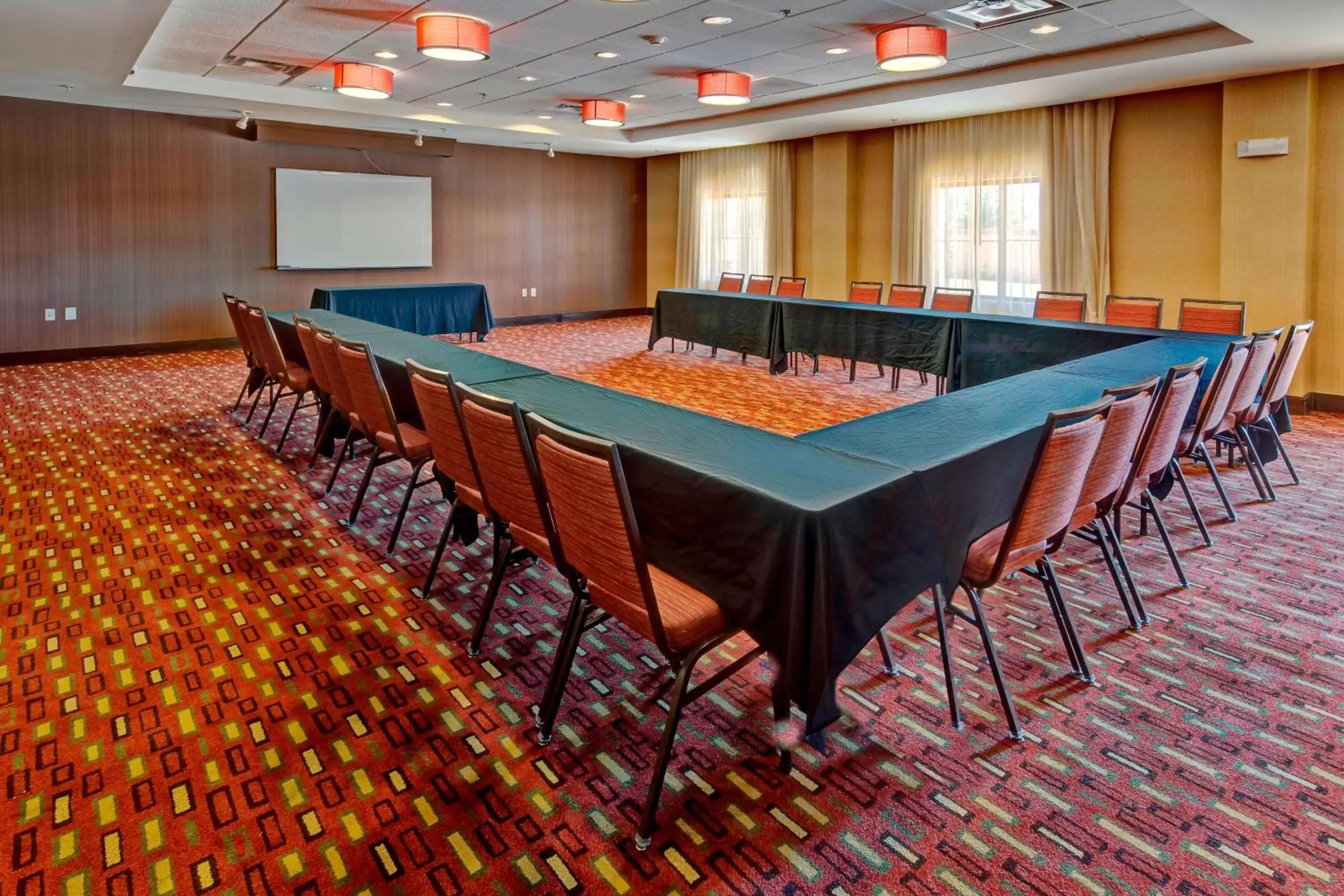 Meeting/conference room in Courtyard by Marriott Midland