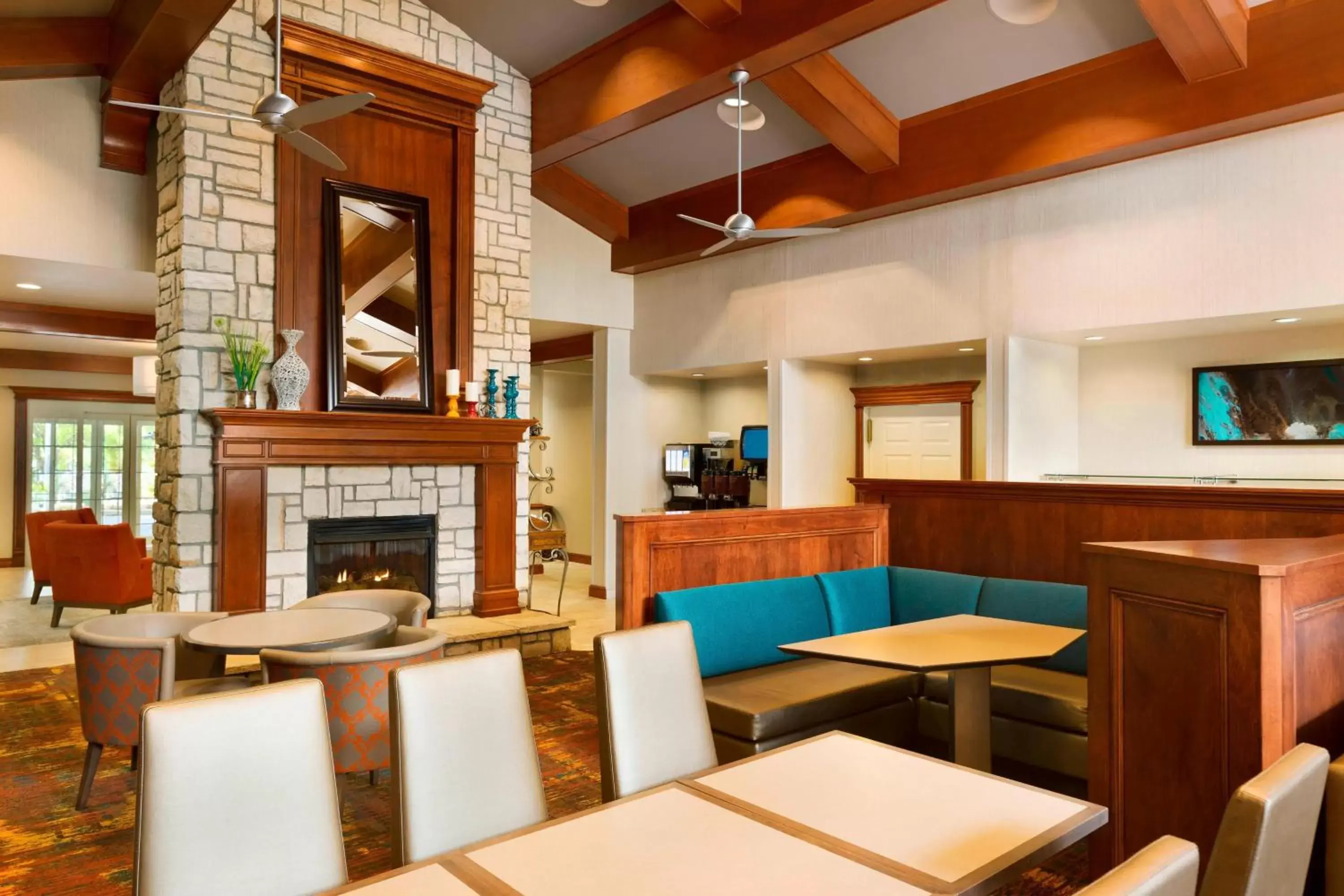 Restaurant/Places to Eat in Residence Inn Joplin