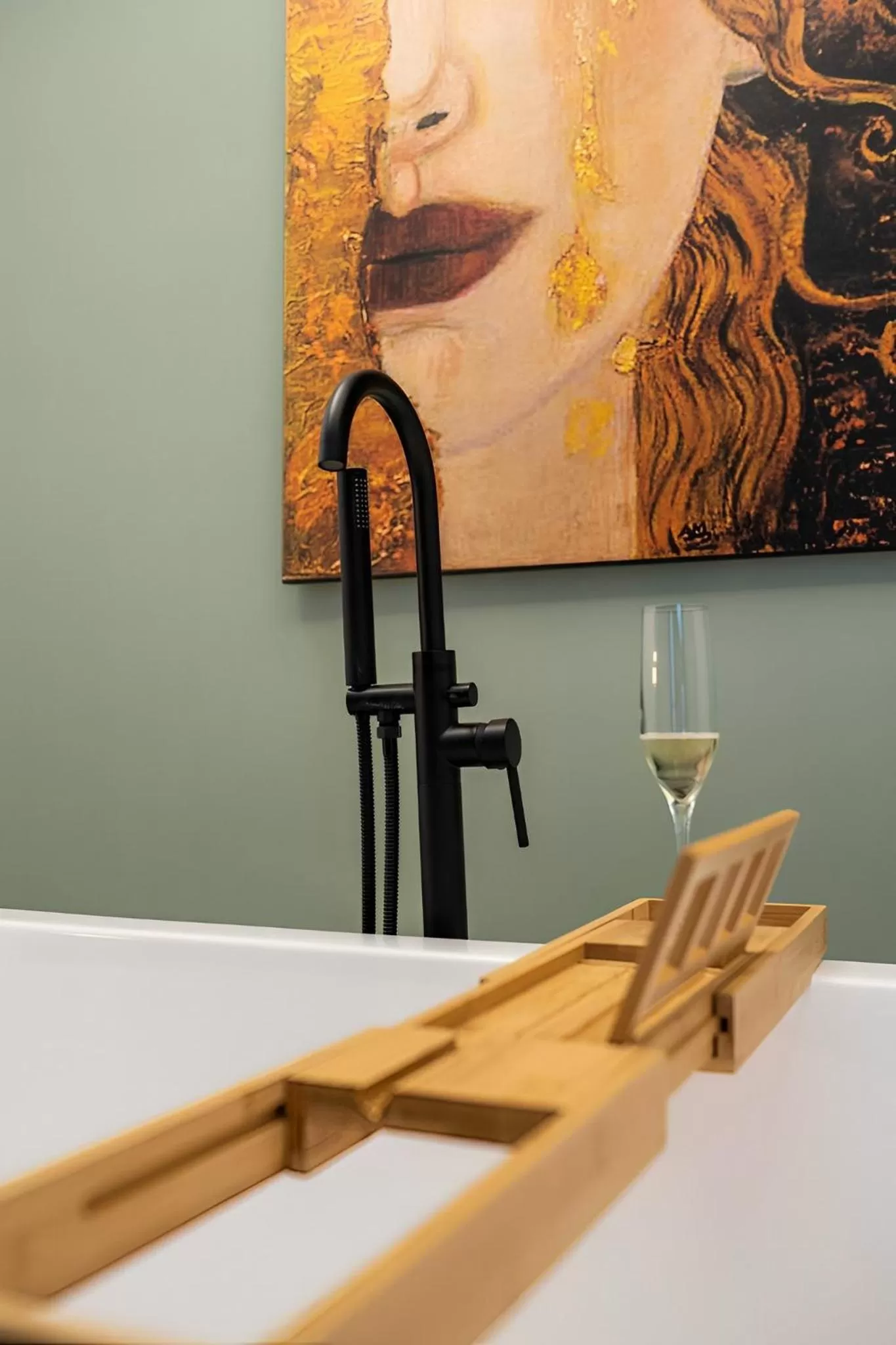 Bath in MareLuna Rooms