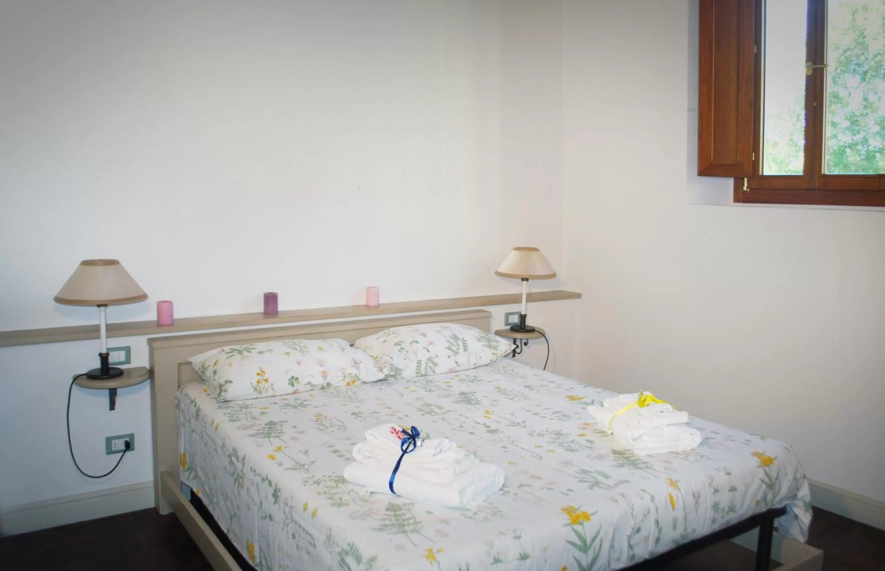 Bedroom, Bed in Armonie di Villa Incontri B&B