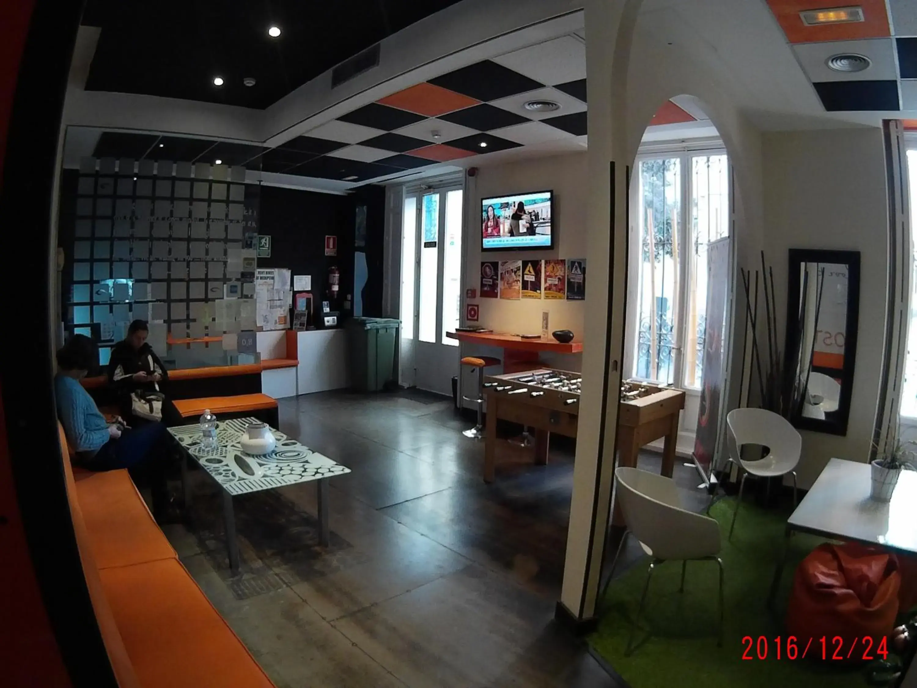 Communal lounge/ TV room in Hostels Meetingpoint