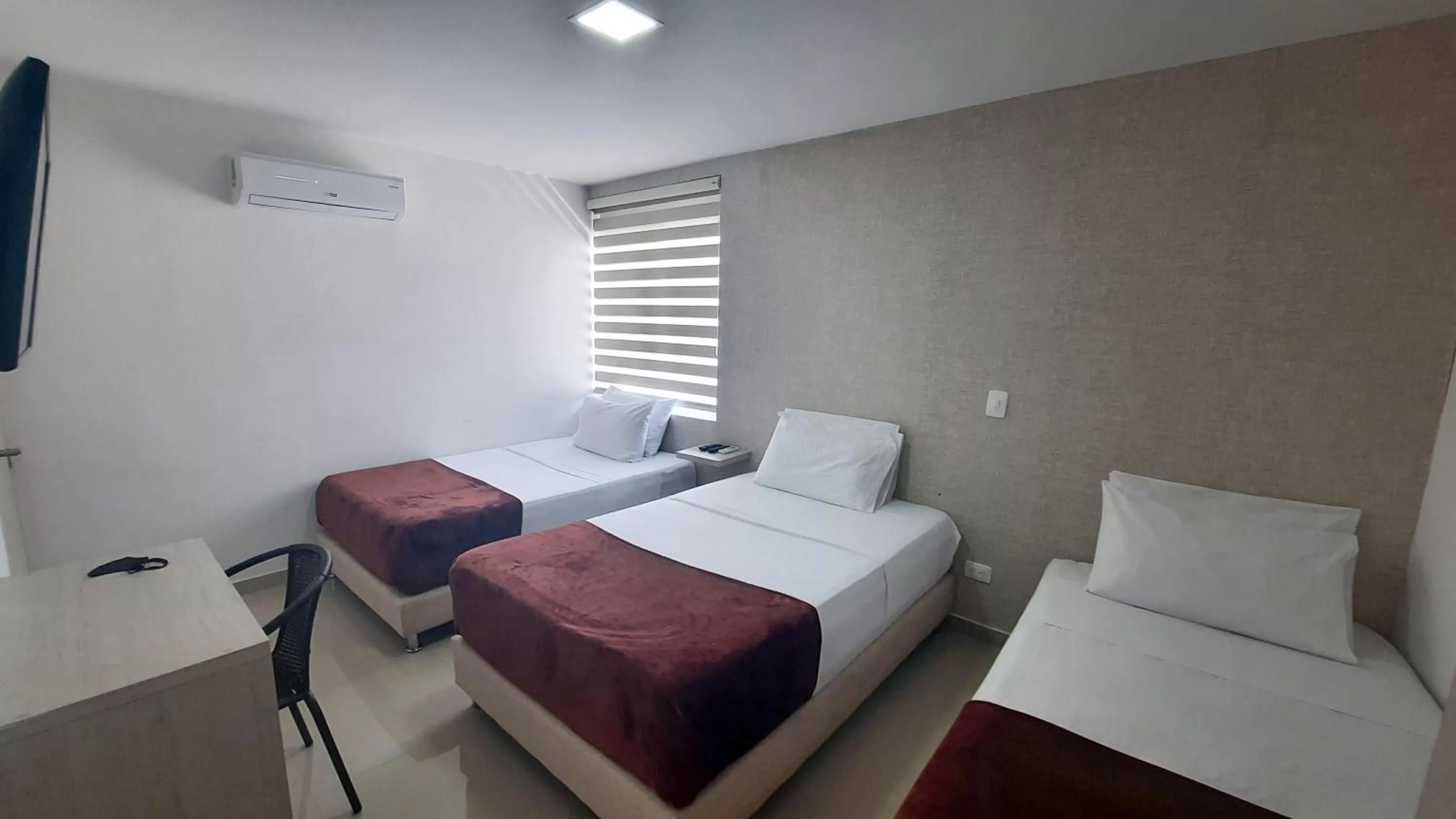 TV and multimedia, Bed in Bayit Tov Circunvalar Hotel