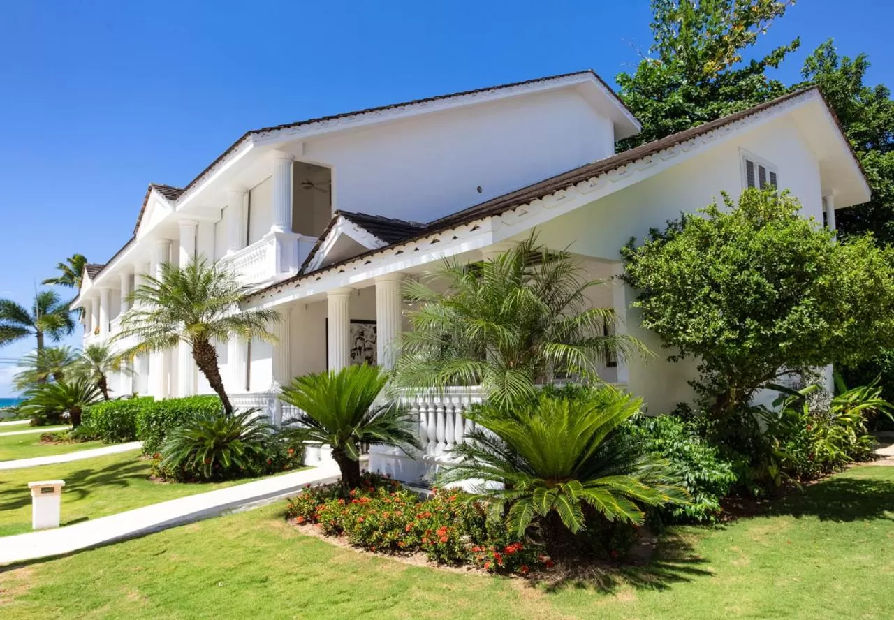 Property building in Albachiara Hotel - Las Terrenas