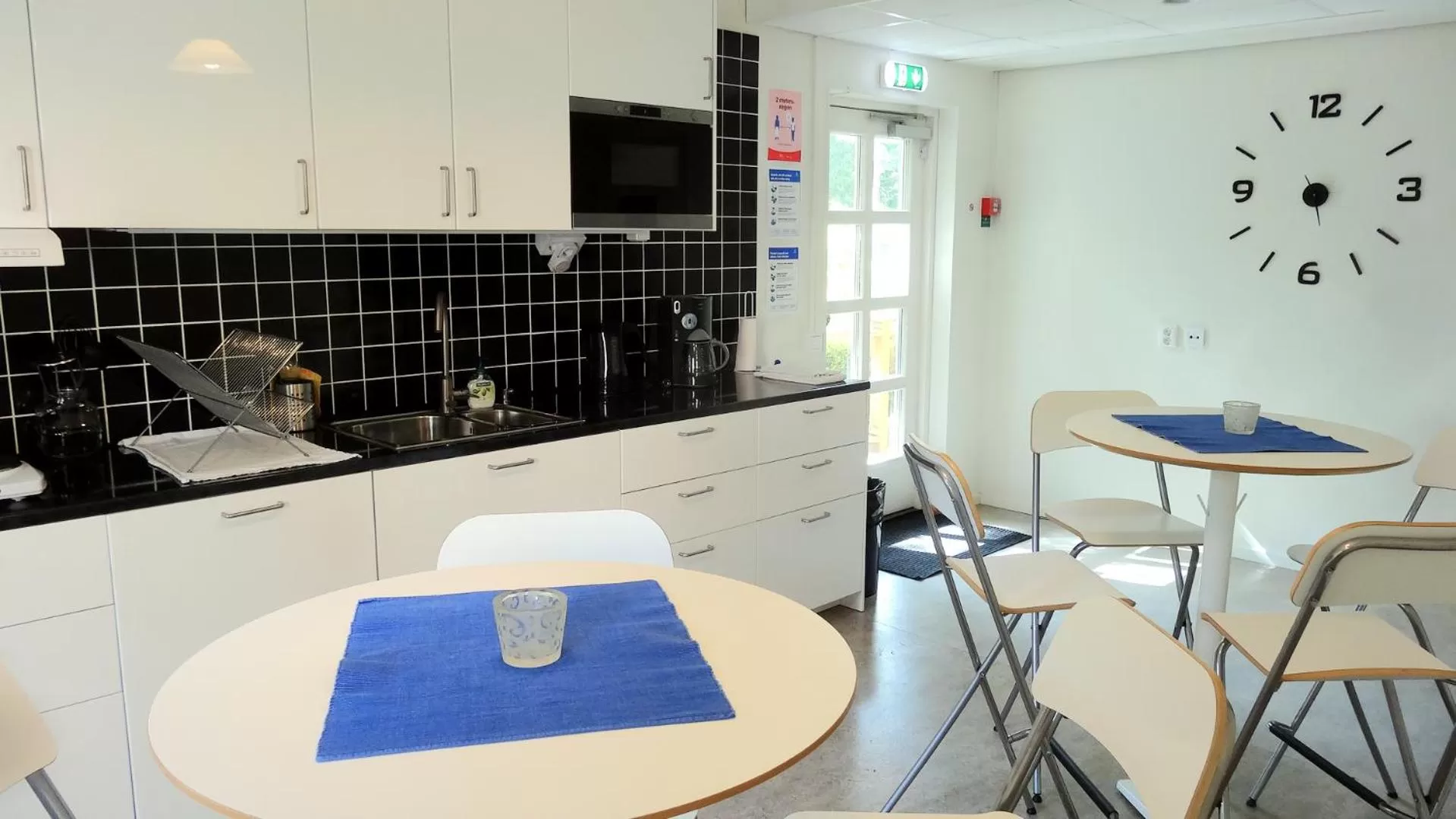 Kitchen/Kitchenette in Le Mat B&B Åkersberga