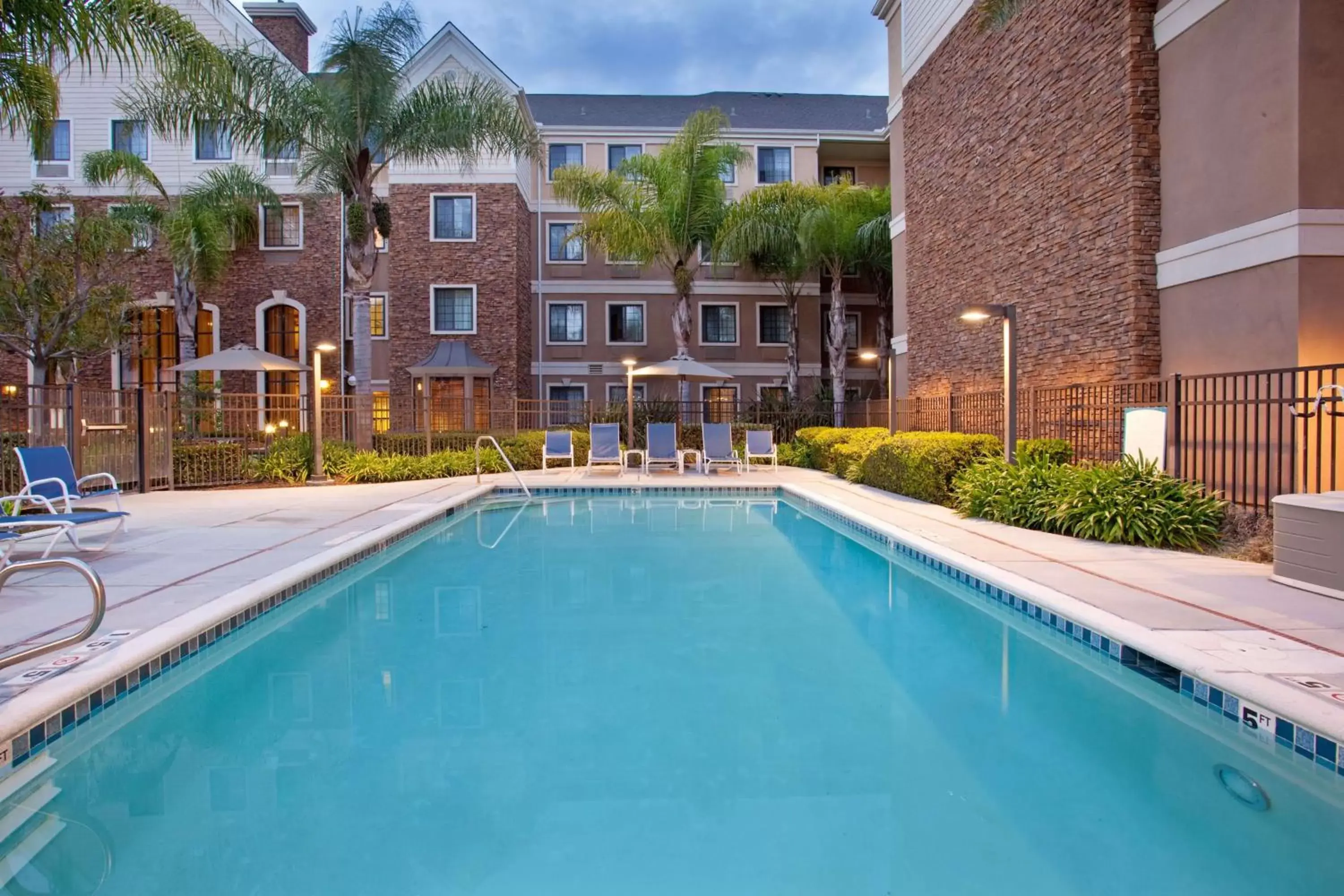 Property building, Swimming Pool in Sonesta ES Suites San Diego - Sorrento Mesa