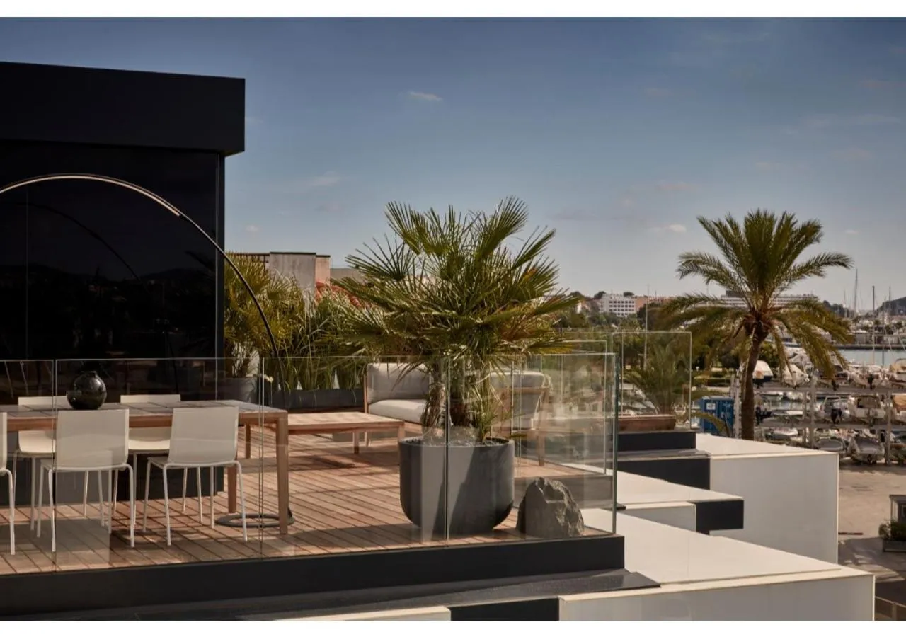 Balcony/Terrace in Sir Joan Hotel, part of Sircle Collection