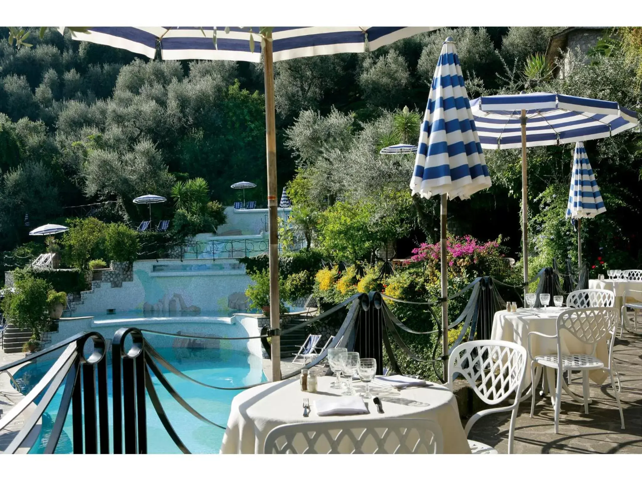 Restaurant/Places to Eat in Grand Hotel Capodimonte