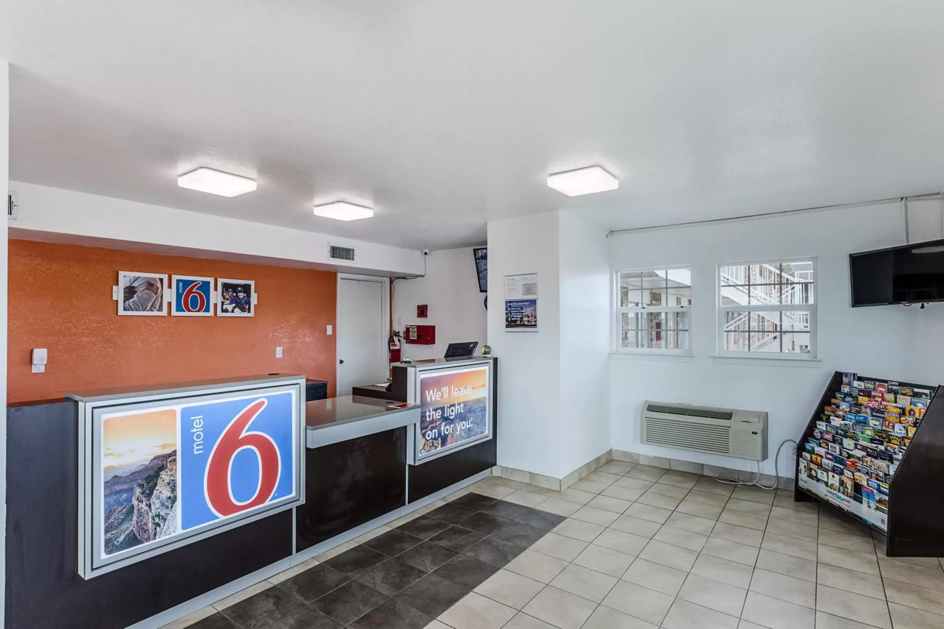 Lobby or reception in Motel 6-Fort Worth, TX - Convention Center