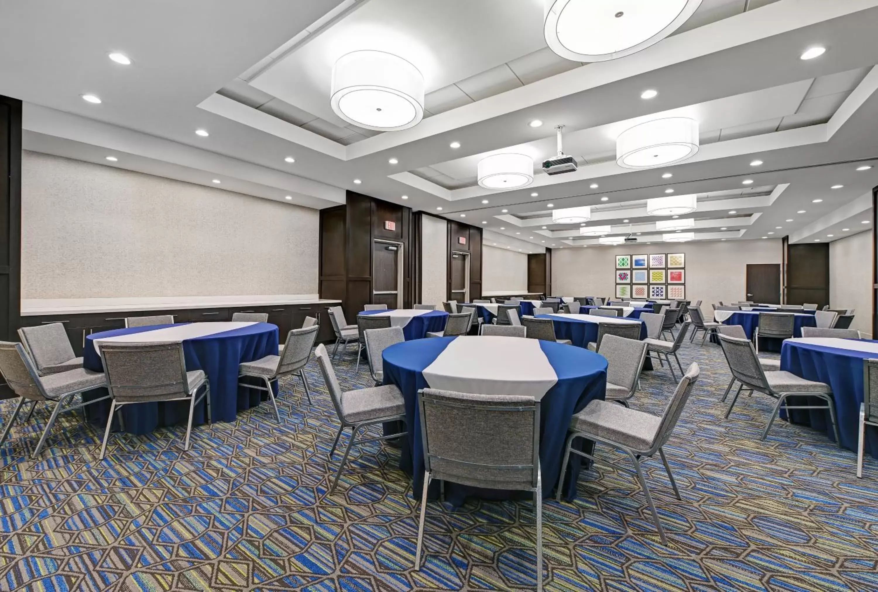 Meeting/conference room in Holiday Inn Express & Suites Memorial – CityCentre, an IHG Hotel