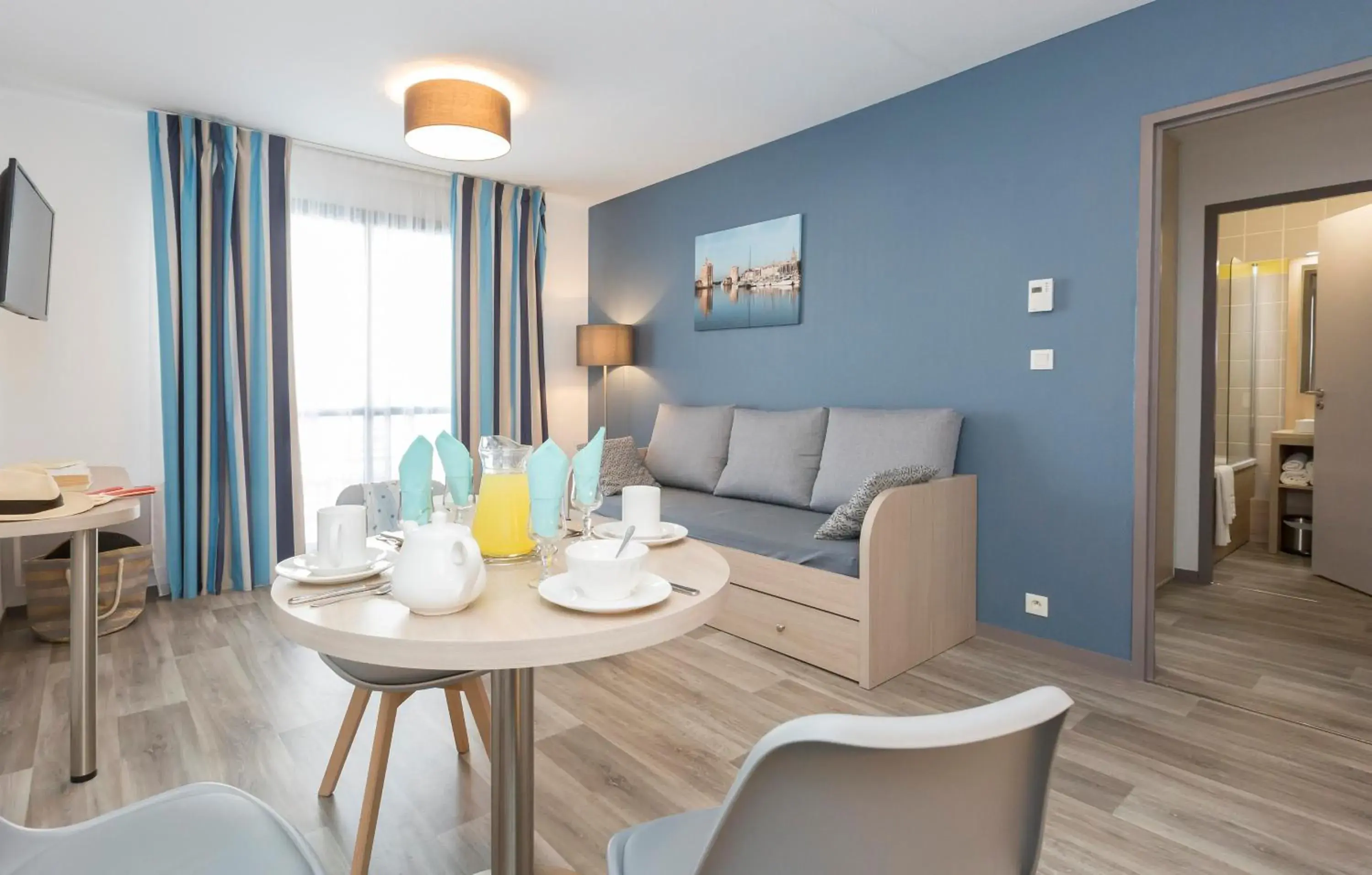 Living room, Dining Area in Appart'hÃ´tel Odalys Archipel