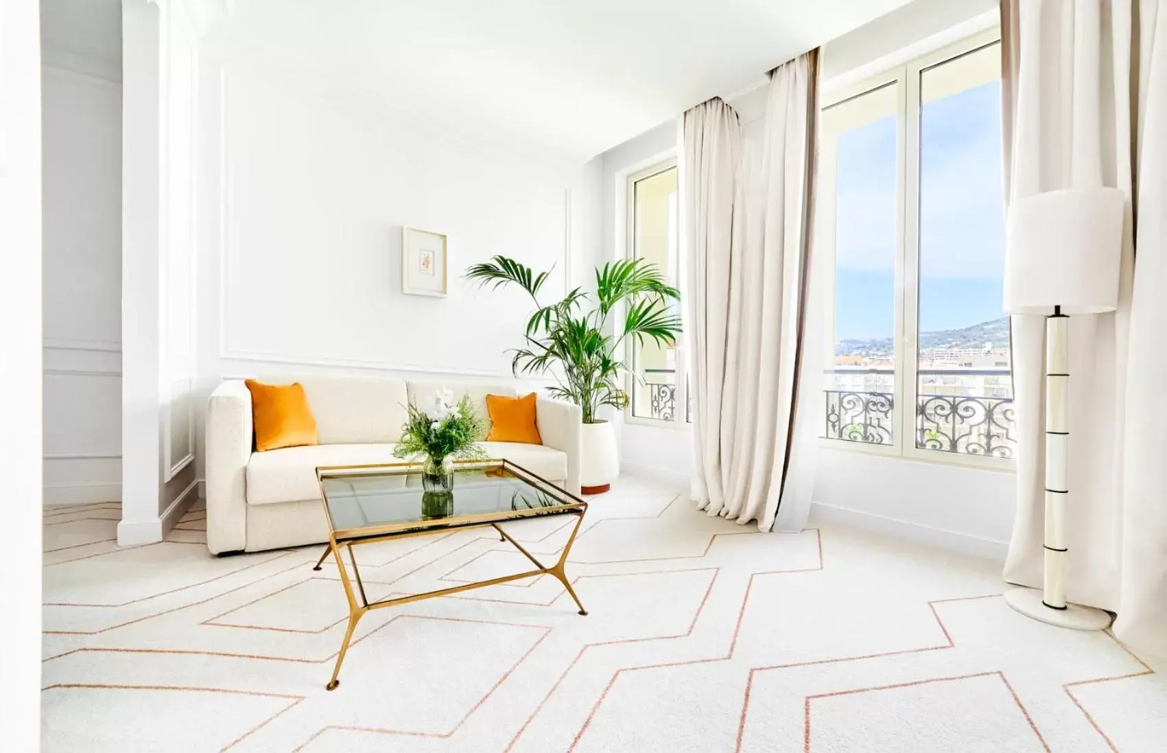 Living room, Seating Area in Carlton Cannes, a Regent Hotel