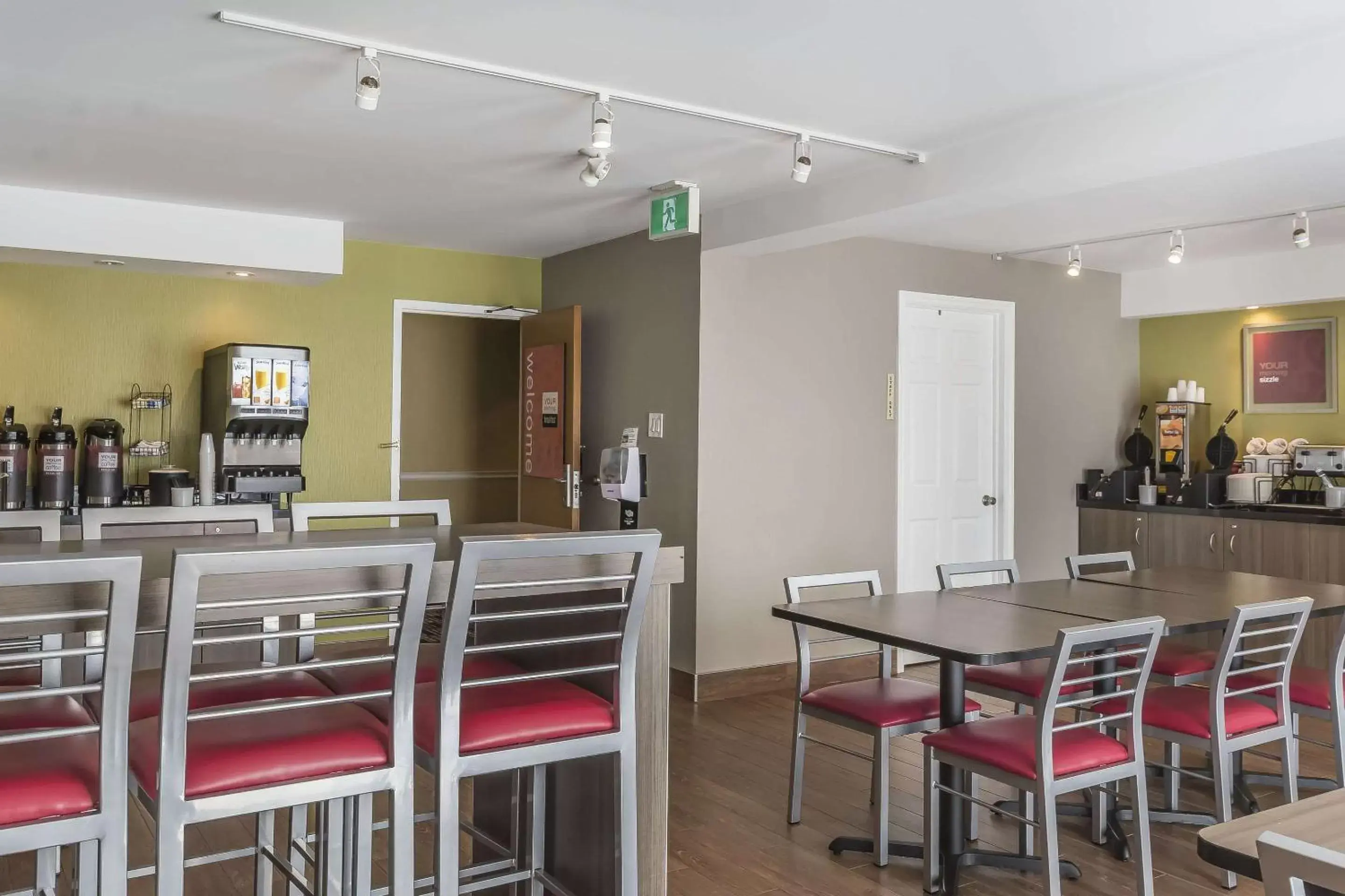 Restaurant/Places to Eat in Comfort Inn Belleville