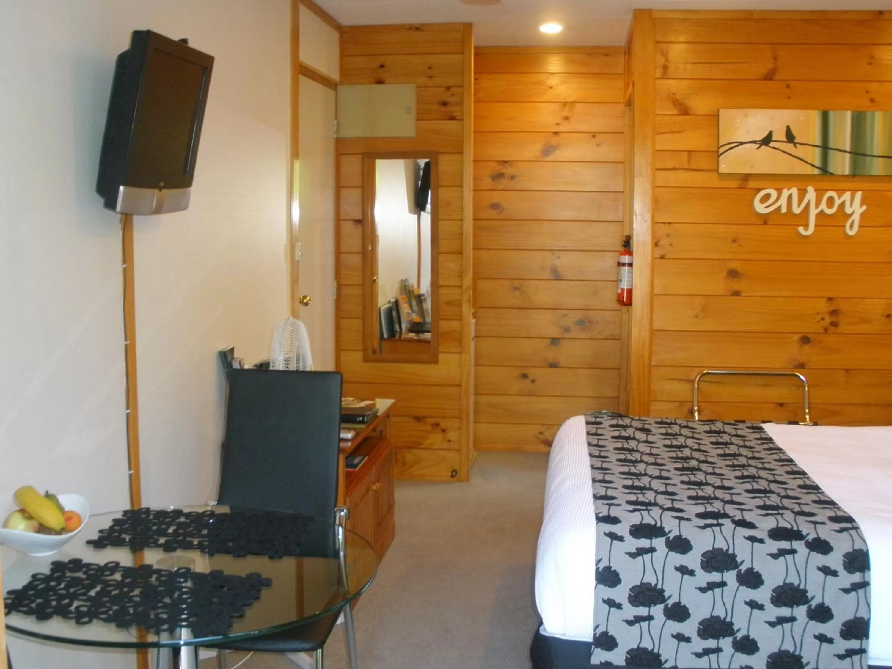 Dining area, Bed in Andrea's Bed & Breakfast