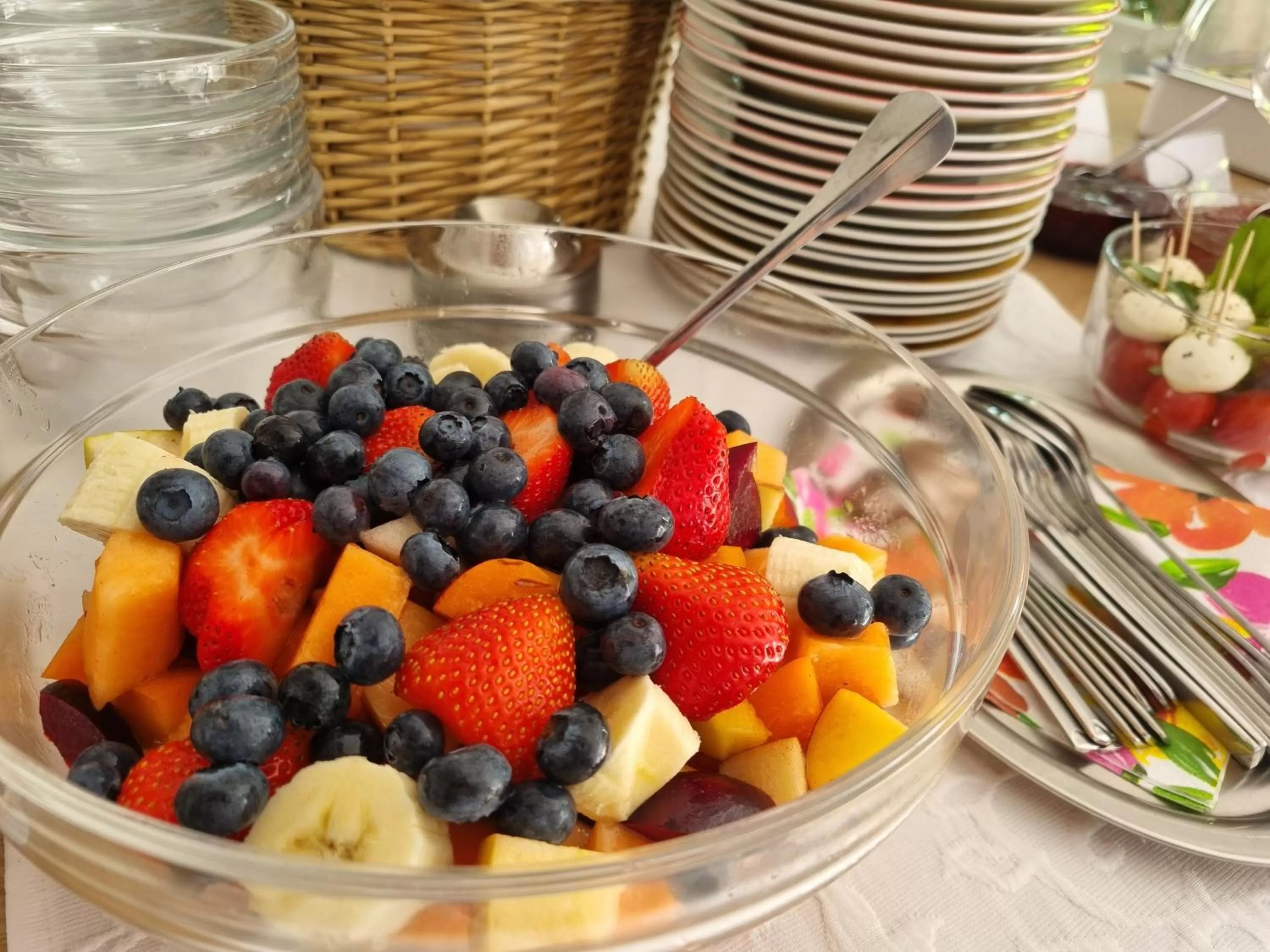 Breakfast, Food in Parkhotel Am Schwanenteich