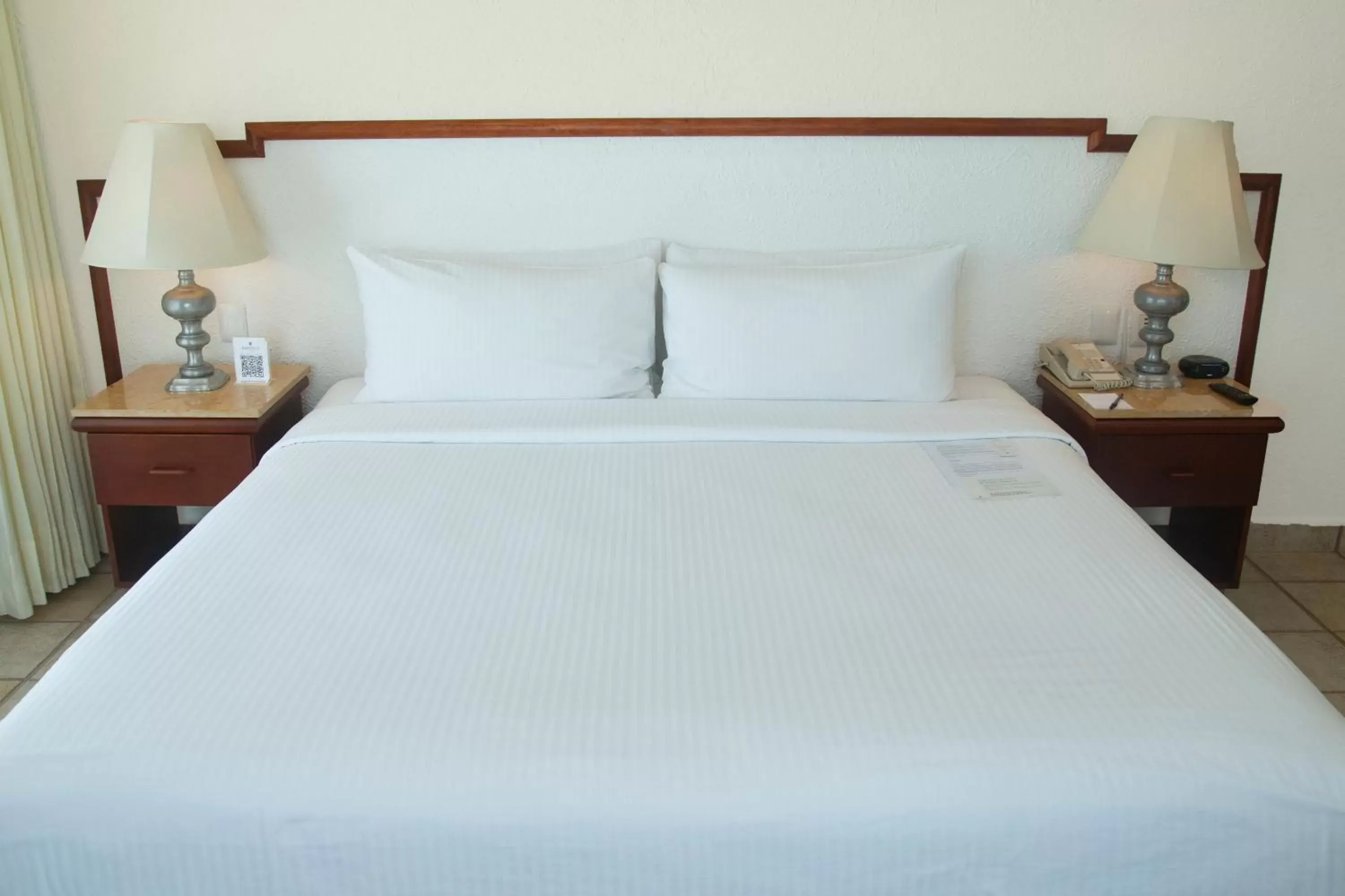 Bed in Emporio Ixtapa