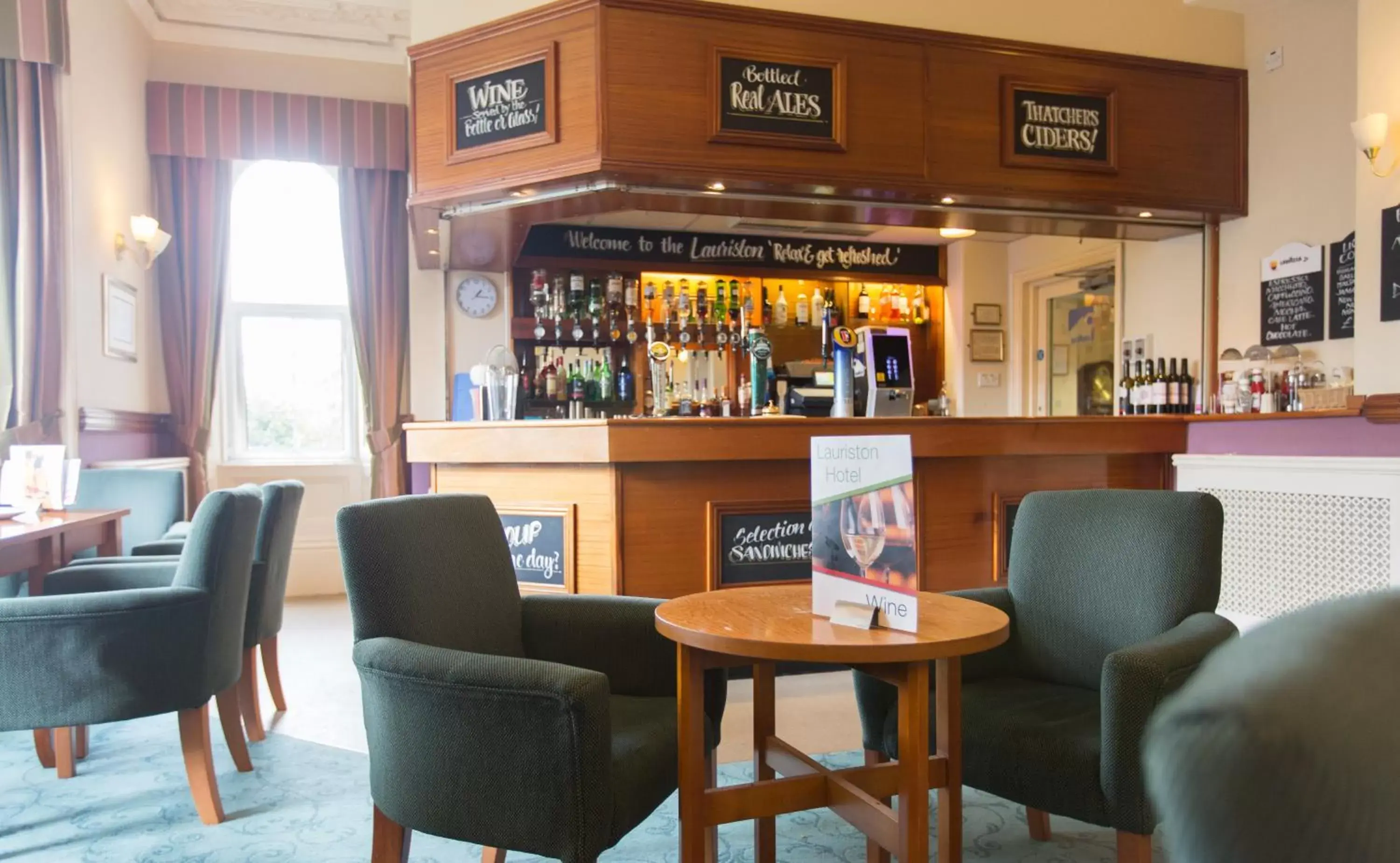 Lounge/Bar in Lauriston Hotel