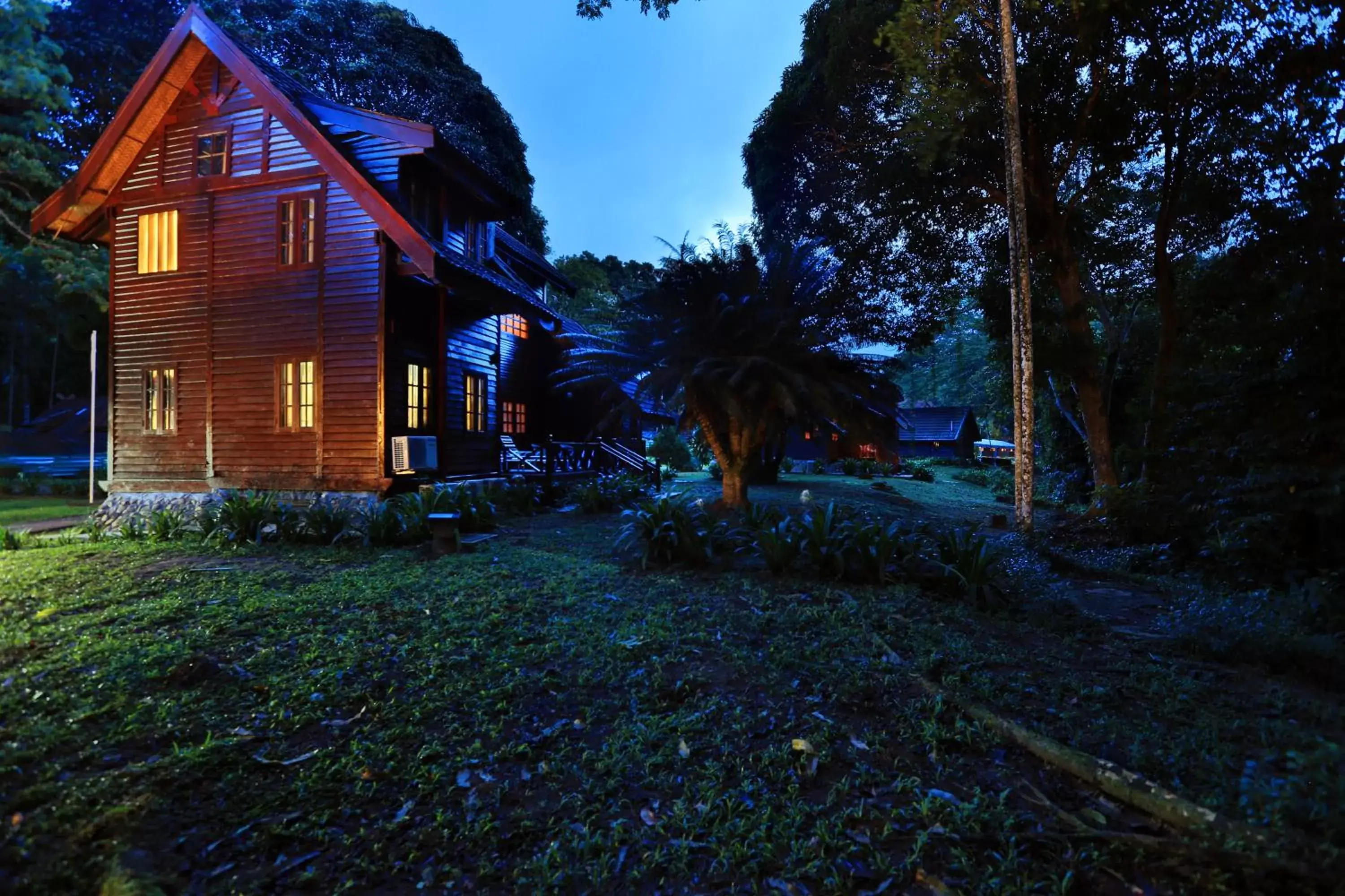 Facade/entrance, Property Building in Mutiara Taman Negara