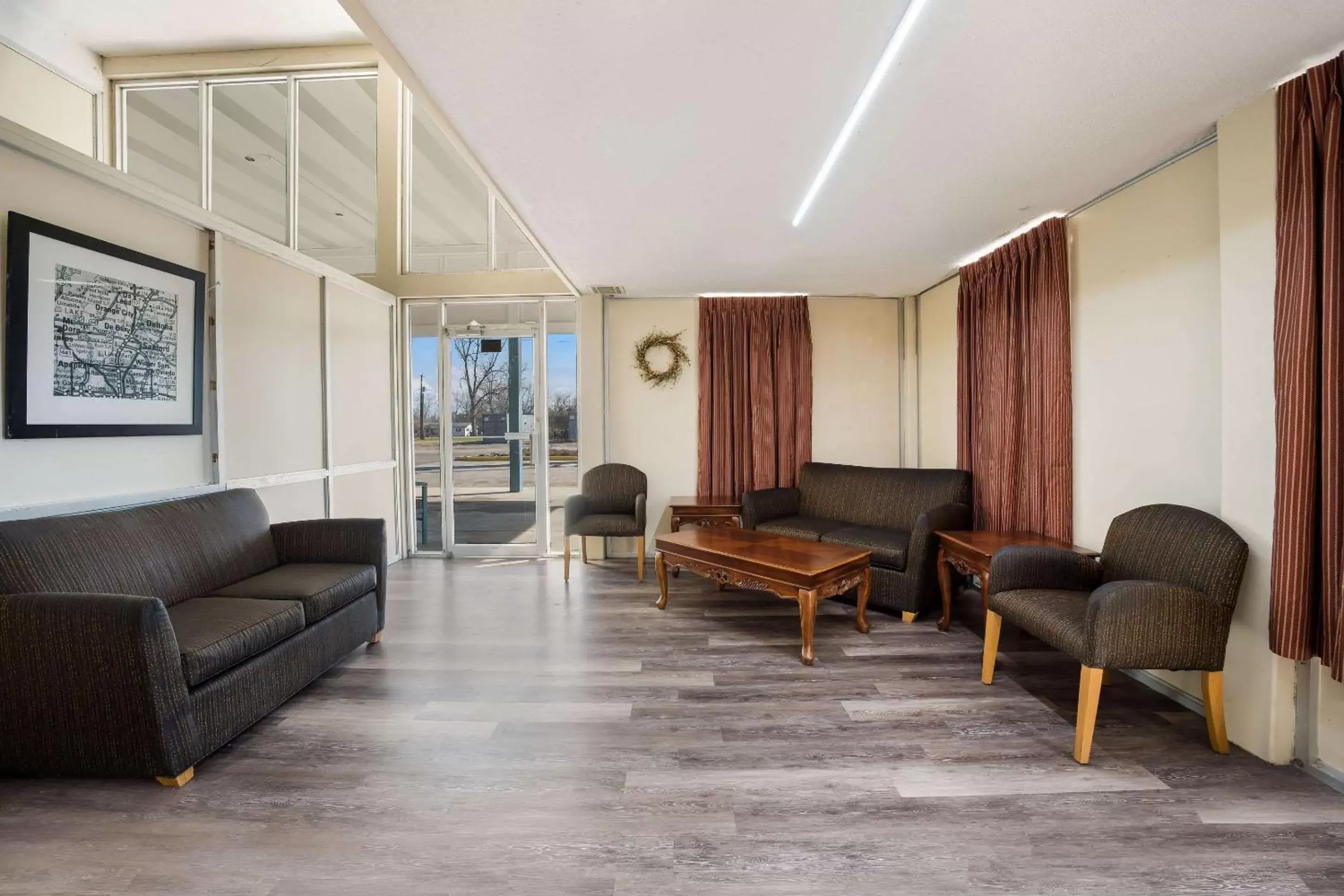 Lobby or reception, Seating Area in Rodeway Inn