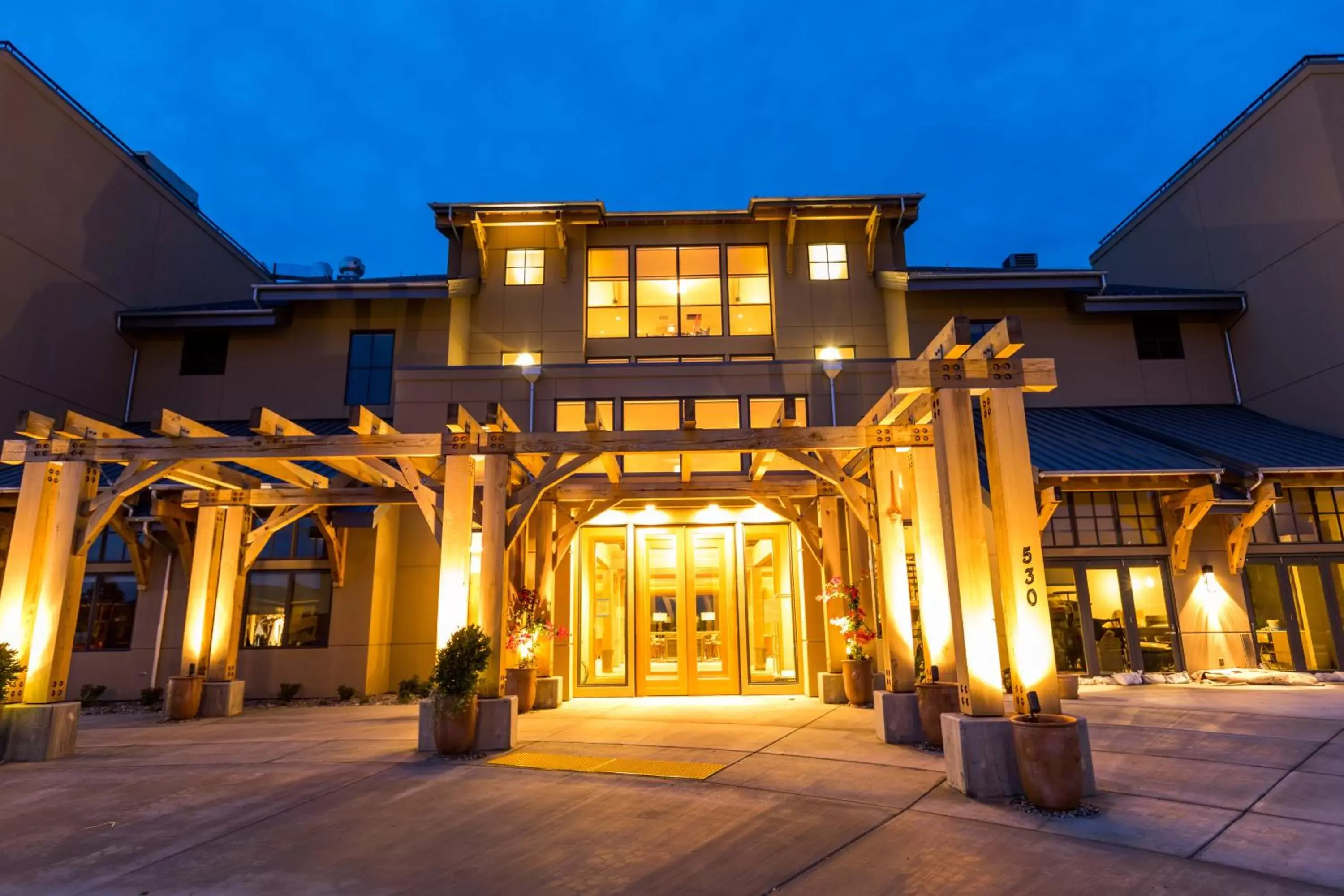 Facade/entrance, Property Building in The Lodge at Columbia Point