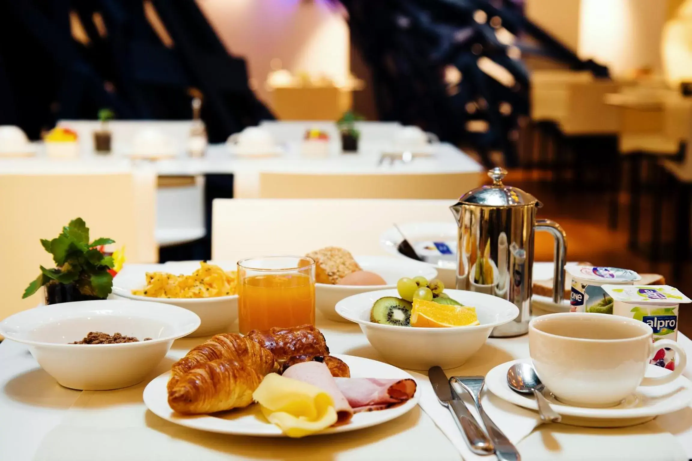 Restaurant/places to eat, Breakfast in Aqua Hotel Brussels