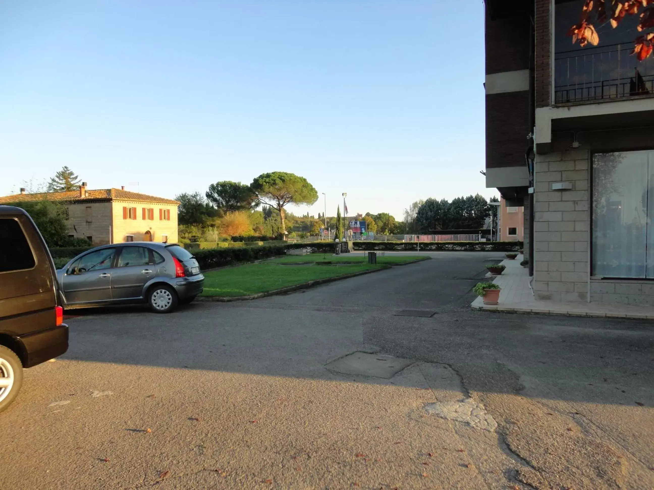 Facade/entrance, Property Building in 1000 Miglia