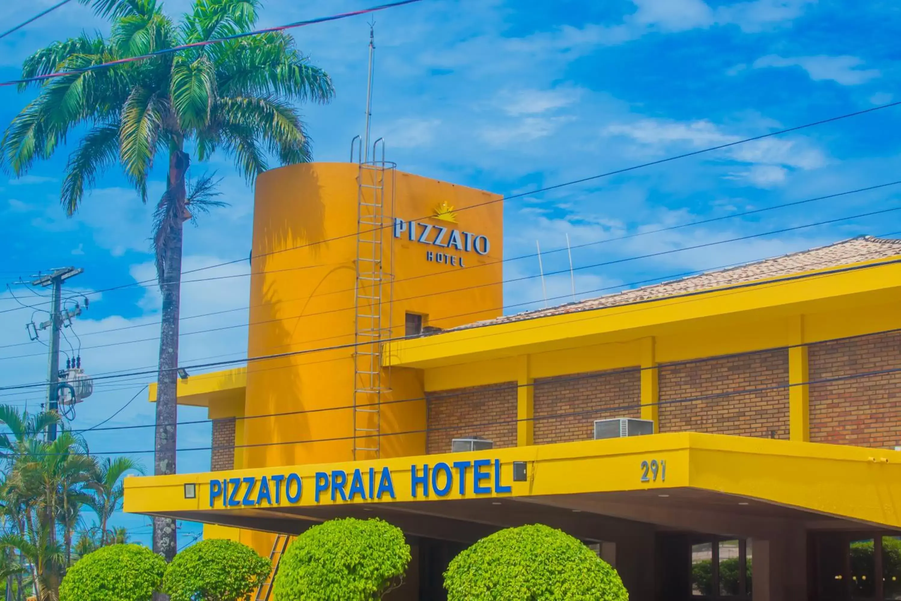 Property Building in Pizzato Praia Hotel