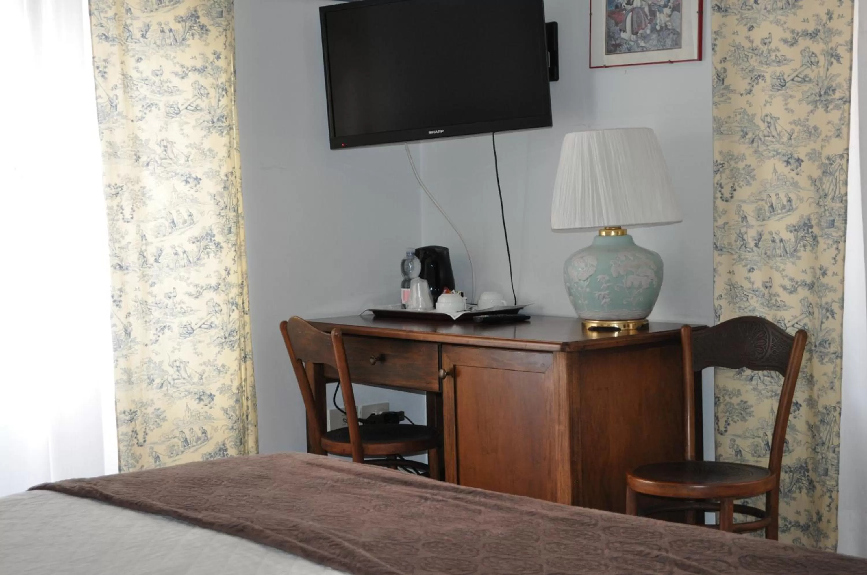 Food and drinks, Bed in Villa L'Aurora