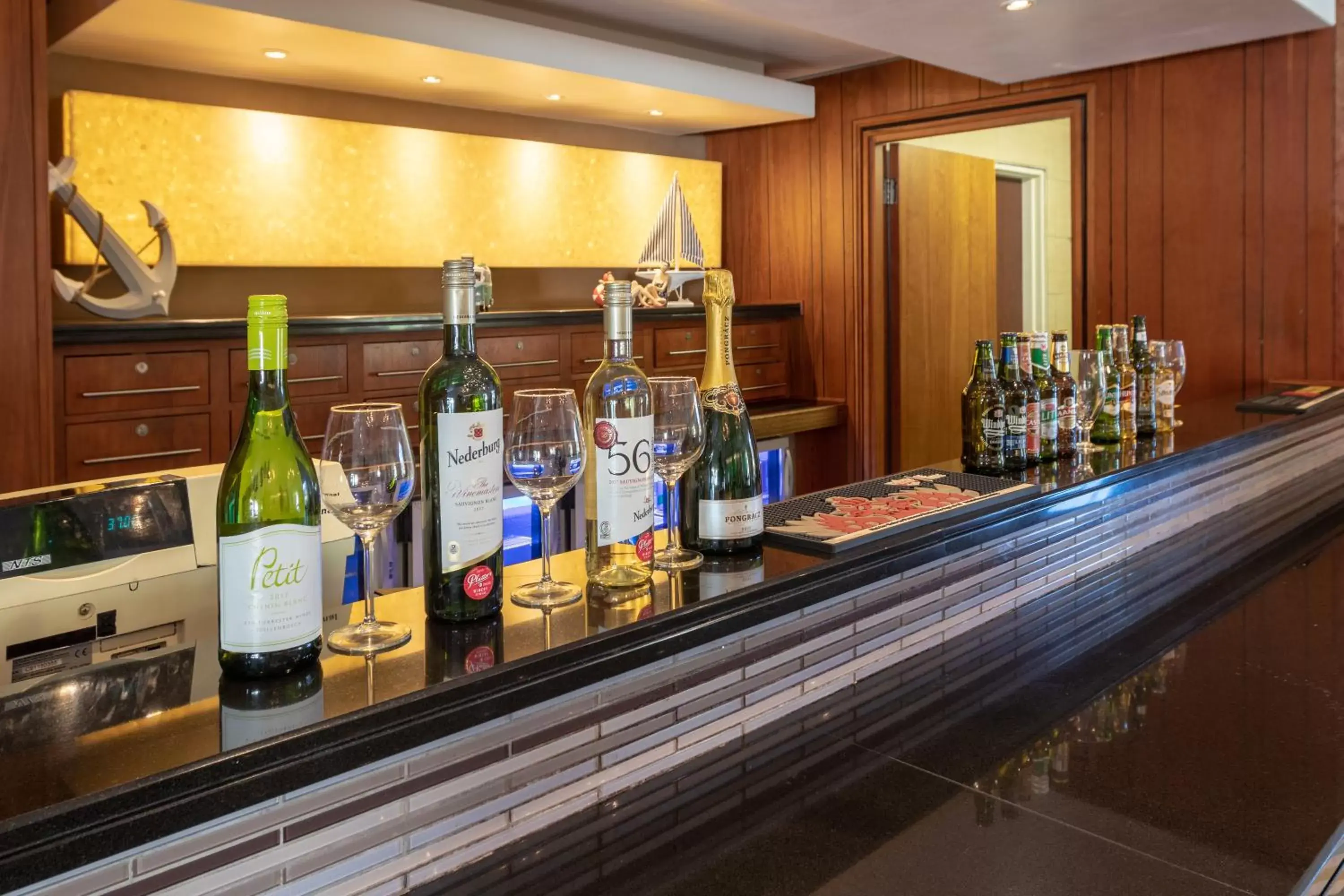 Lounge or bar in City Lodge Hotel Durban