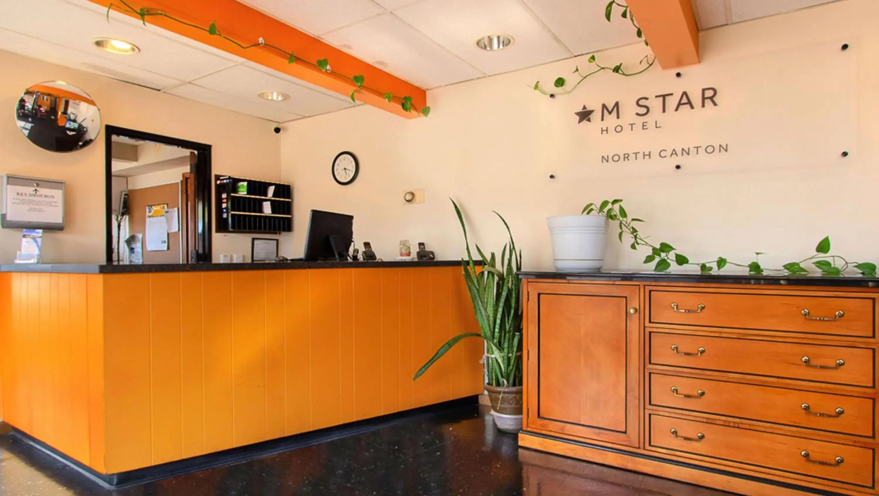 Lobby or reception, Lobby/Reception in M Star North Canton