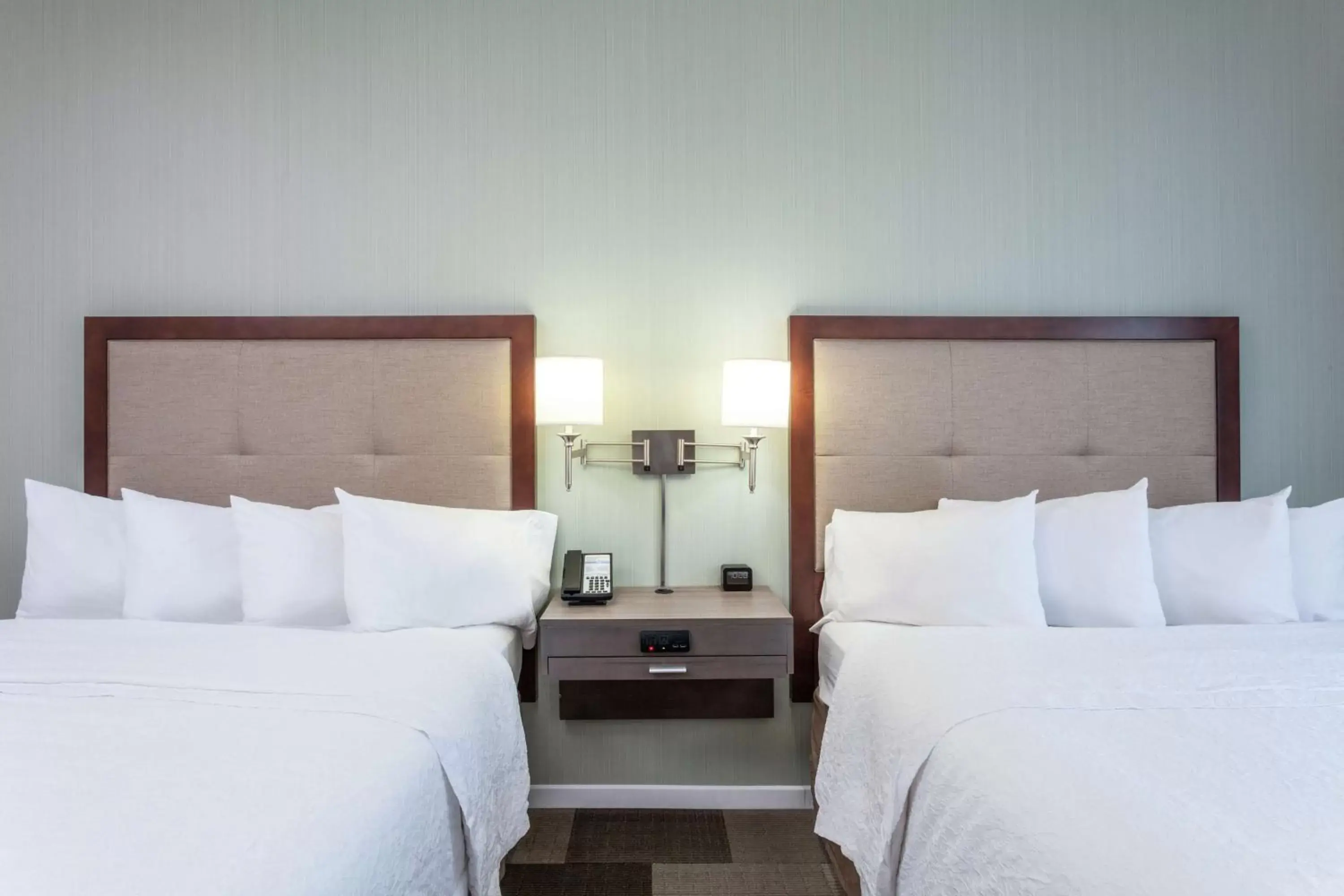 Bed in Hampton Inn & Suites - DeLand