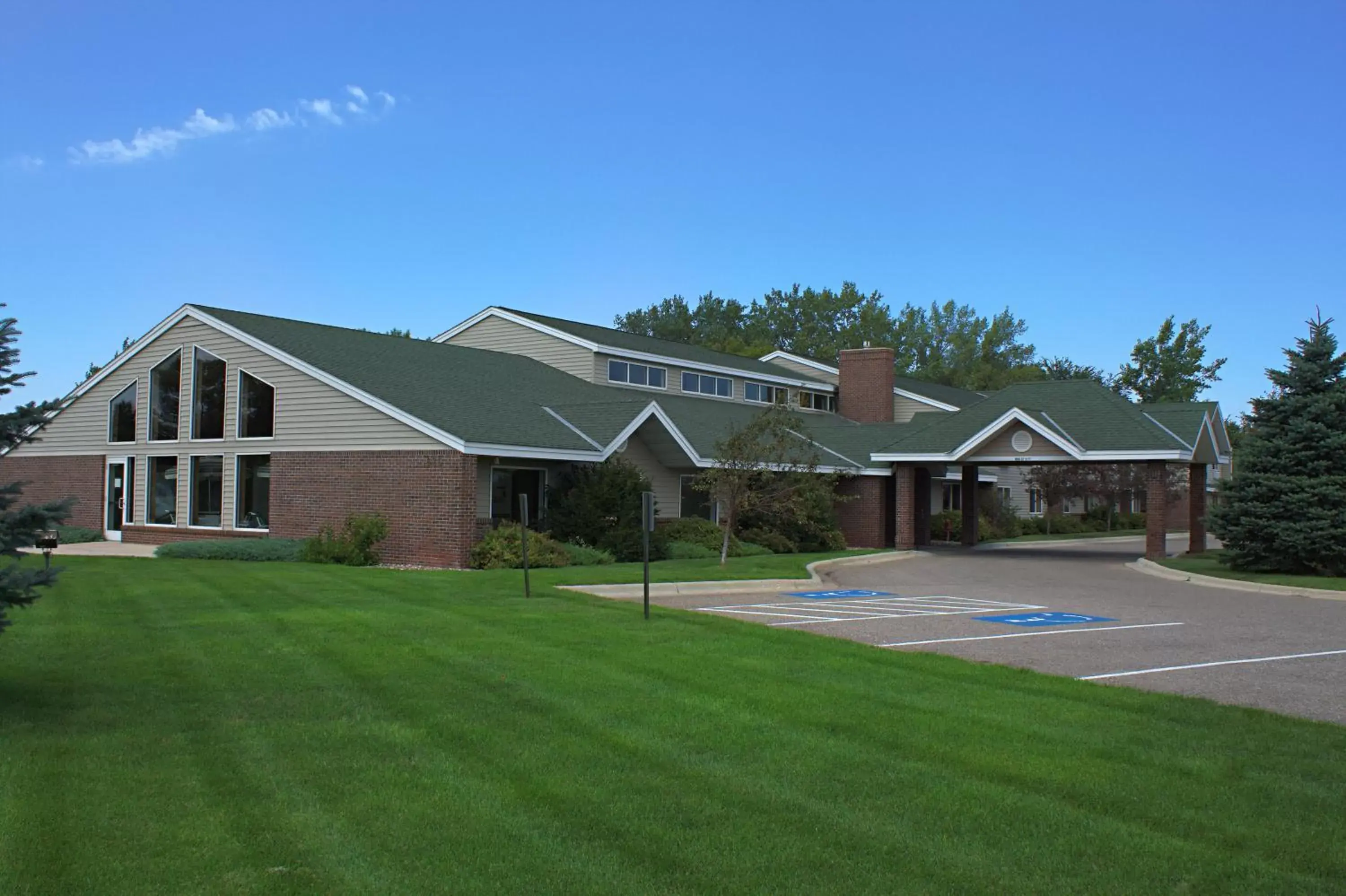 Facade/entrance, Property Building in America's Best Inn - Annandale