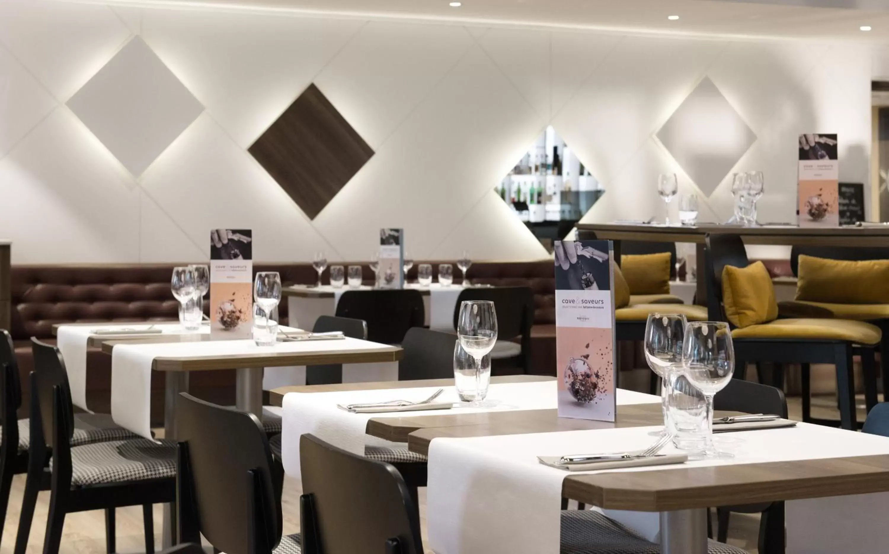 Restaurant/Places to Eat in Mercure Caen Cote De Nacre